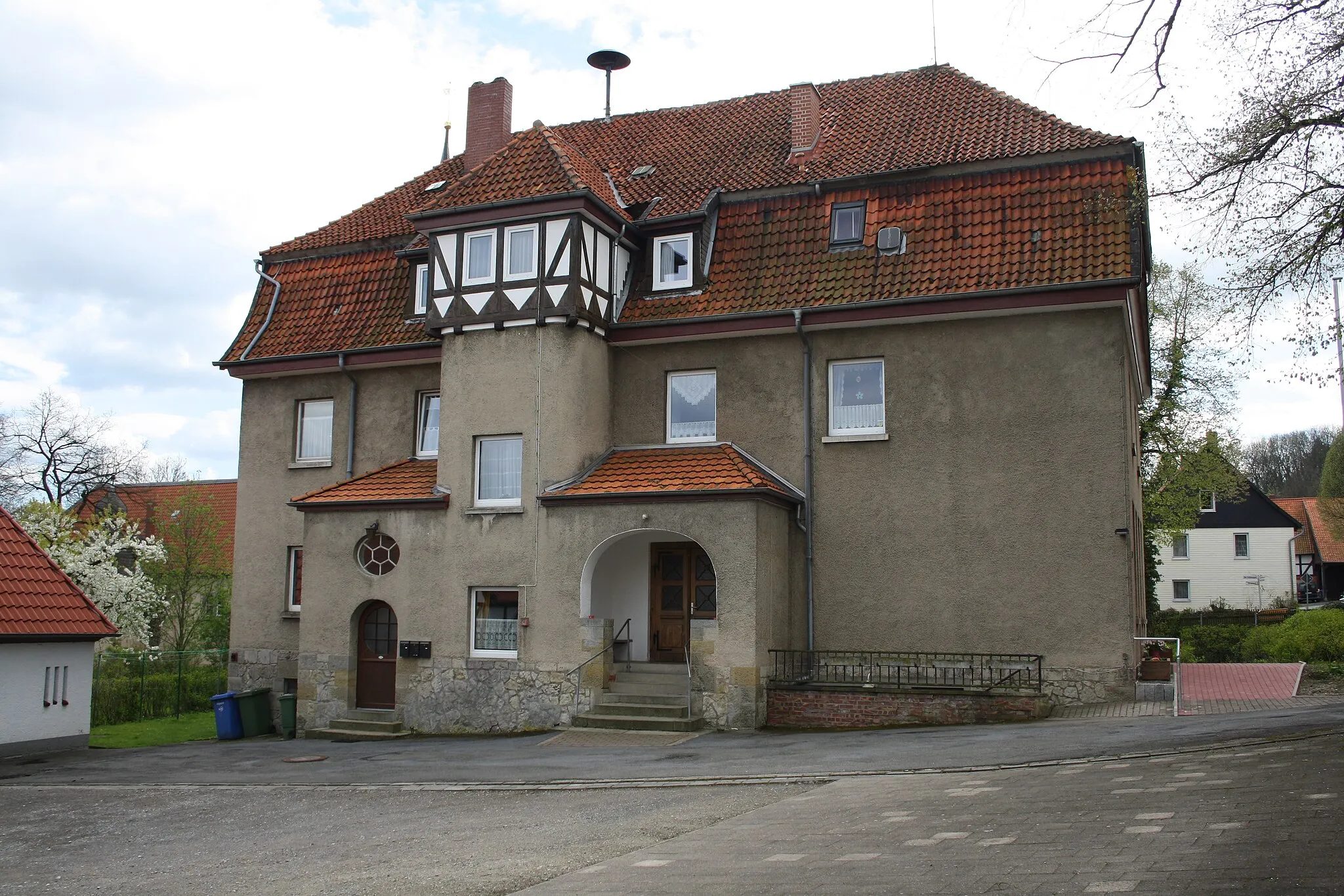 Photo showing: Alte Schule in Wrisbergholzen, jetzt Dorfgemeinschaftshaus