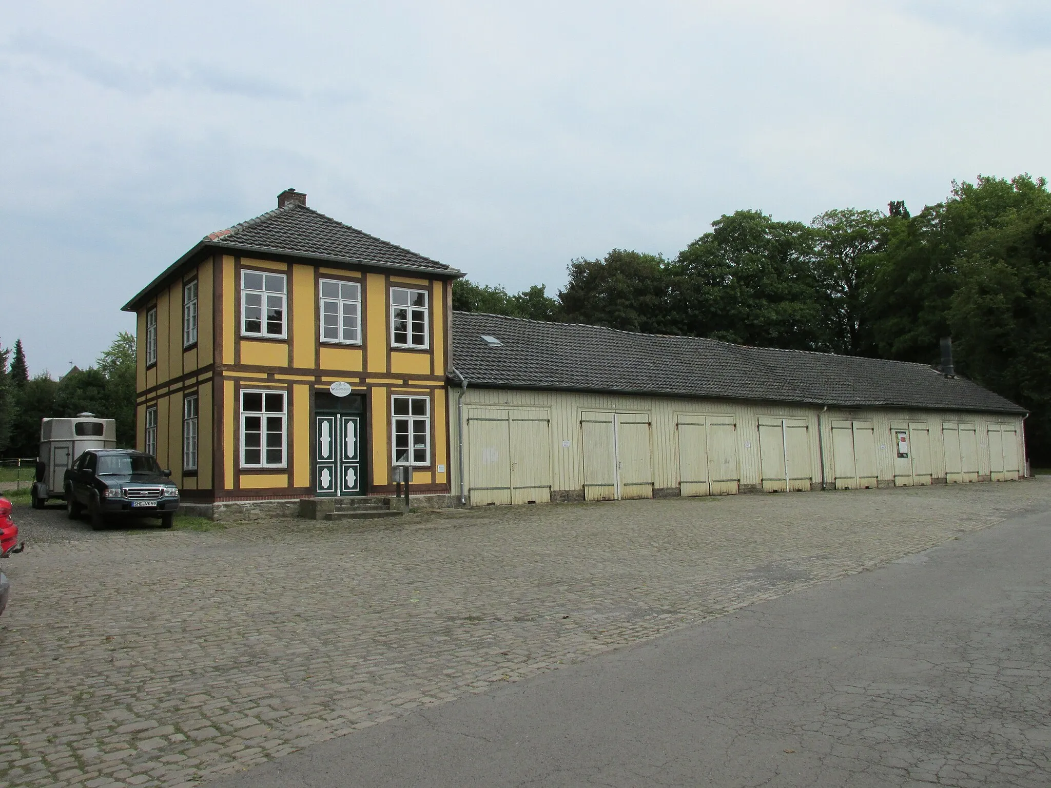 Photo showing: die Alte Remise ist ein Nebengebäude auf dem Schlossareal am Reitweg in Bückeburg