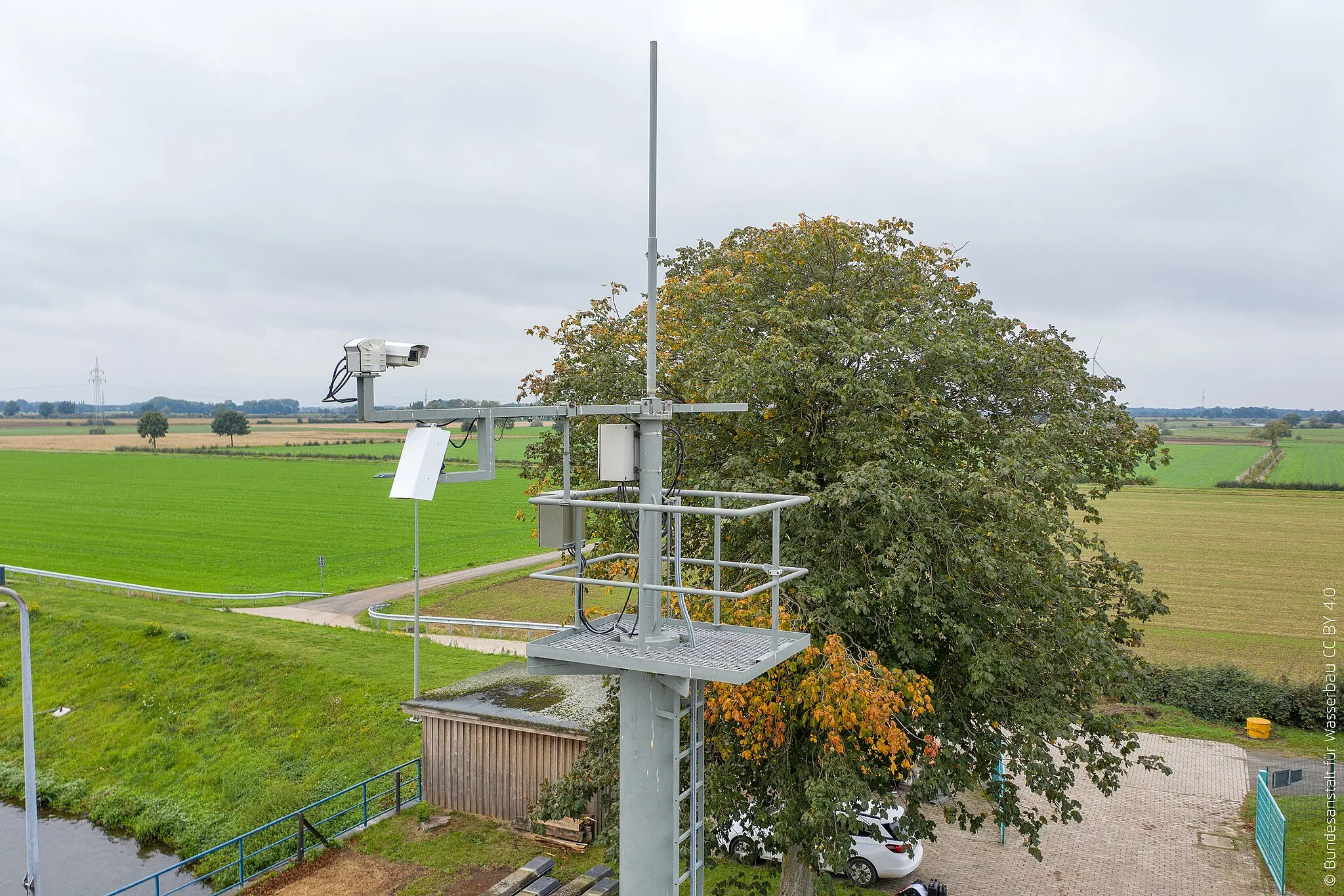 Photo showing: Kameramast der alten Schleuse Dörverden