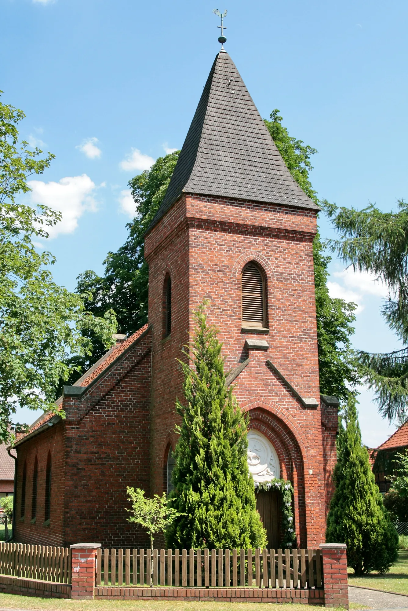 Photo showing: Kapelle in Laderholz, Neustadt a.Rbg.