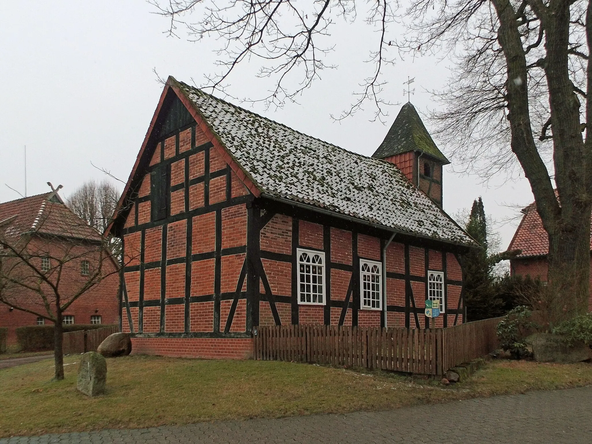 Photo showing: Evangelische Kapelle in Lutter, Ortsteil von Neustadt am Rübenberge.