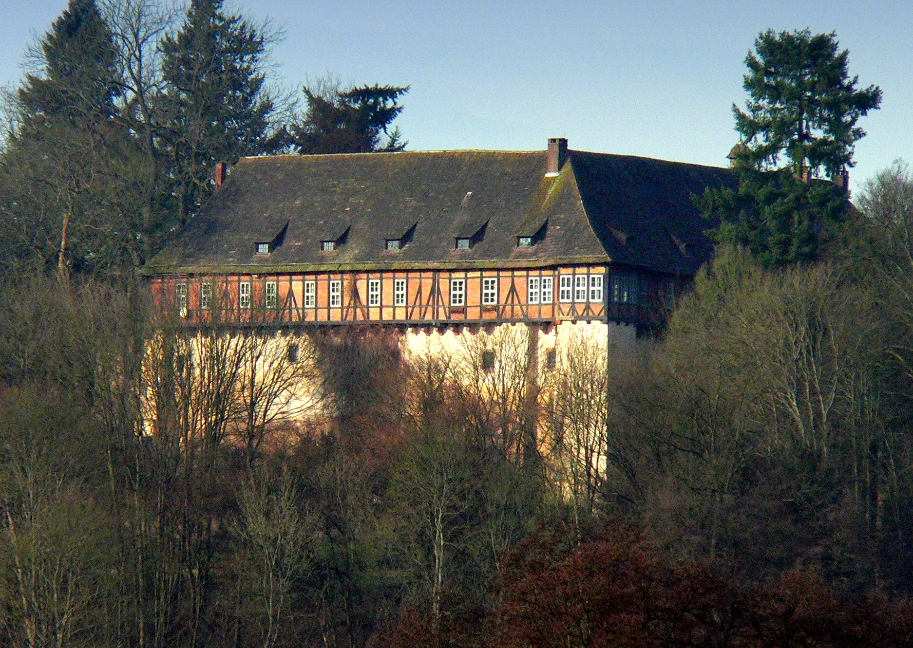 Photo showing: Ehemaliges Jagdschloss in Bodenfelde-Nienover, seit 1949 im Besitz Niedersachsens. Seit 2005 Privatbesitz.