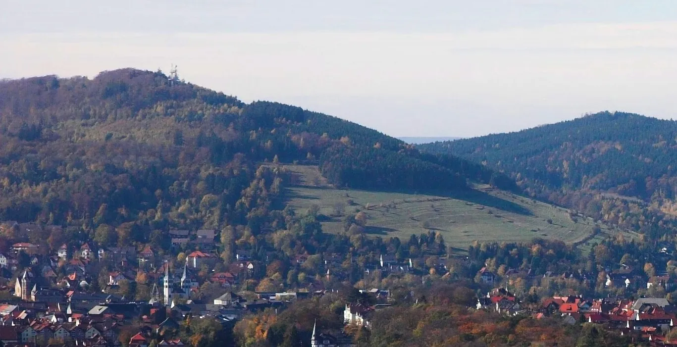 Photo showing: Goslar, Blick vom Sudmerberg zum Steinberg, davor Teile von Altstadt und Georgenberg