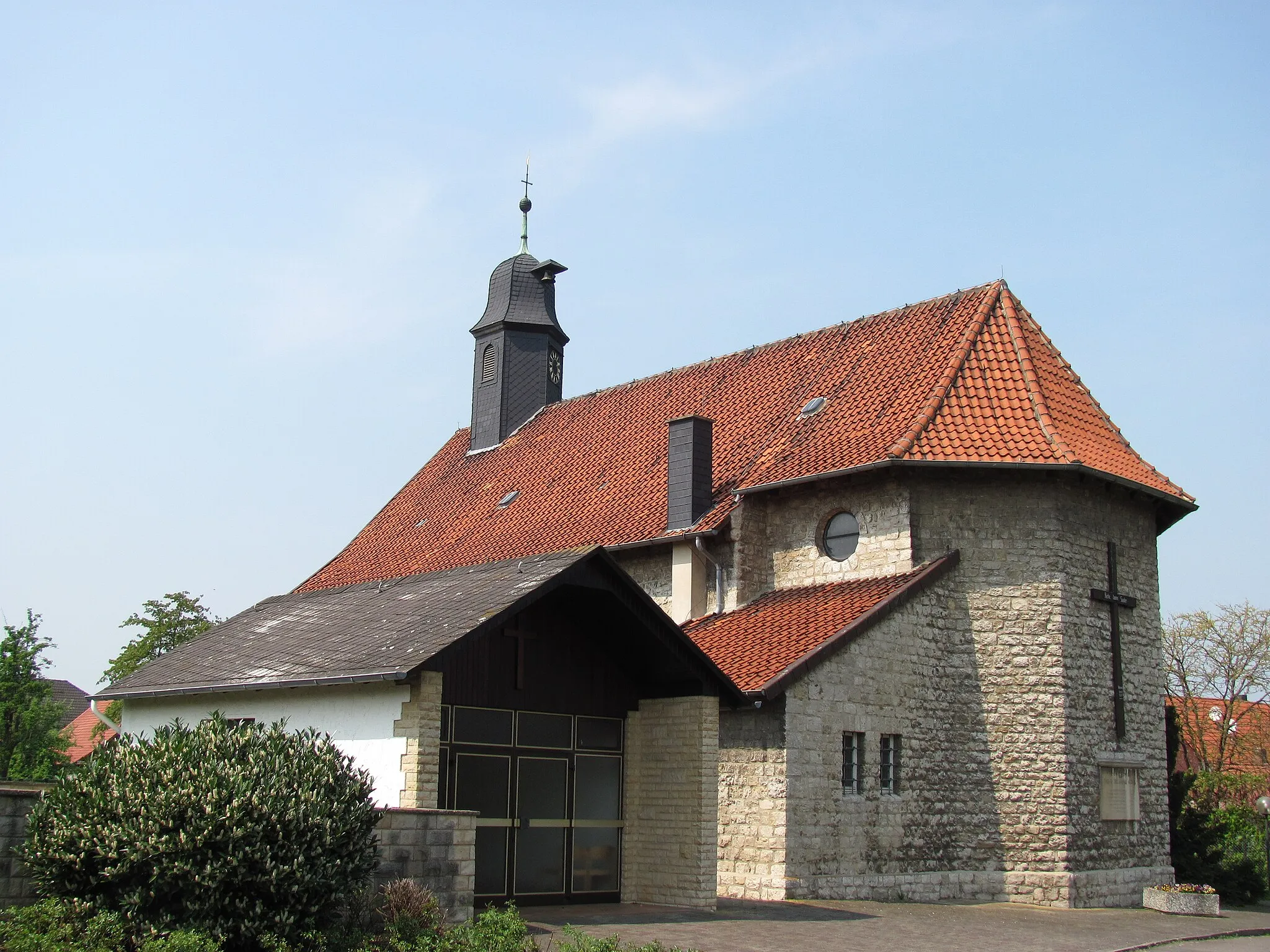 Photo showing: Catholic Church, Schellerten-Farmsen, Lower Saxony, Germany
