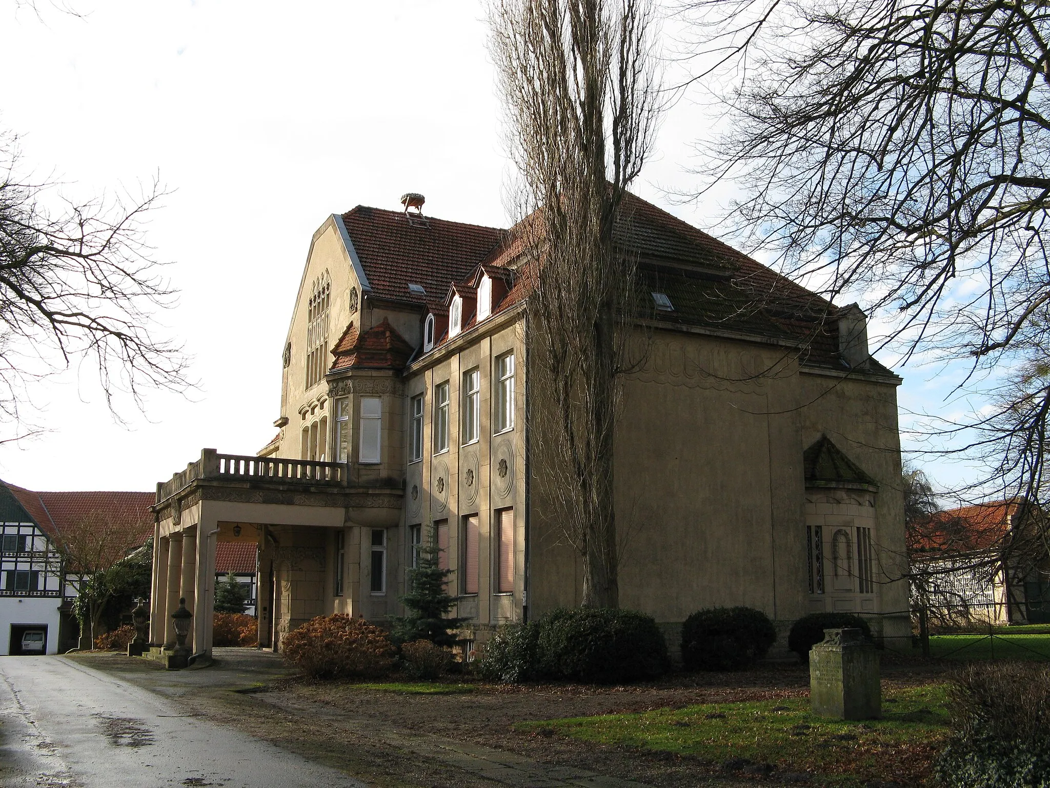 Photo showing: Rittergut Eisbergen (Haupthaus mit Orangerie rechts)