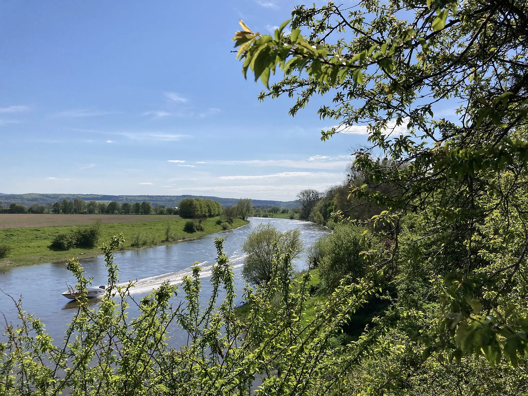 Photo showing: Weser gesehen von Eisbergen im Landschaftsschutzgebiet Südliche Weseraue