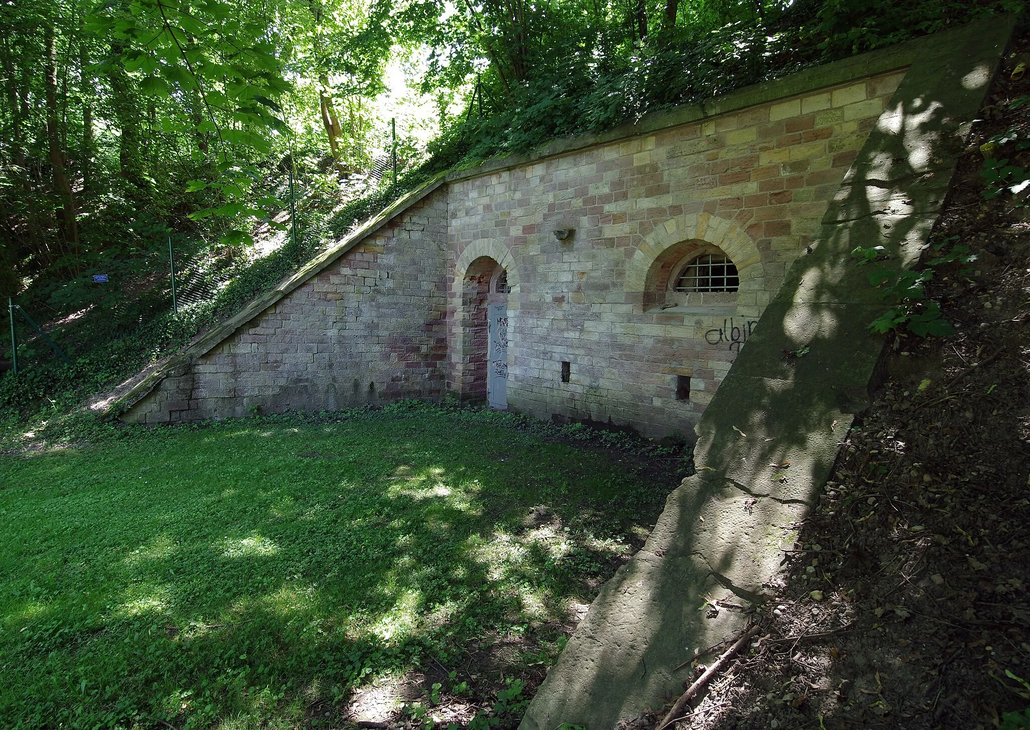 Photo showing: Festung Rastatt: Schutzraum der Bastion XI, heute im Stadtpark.