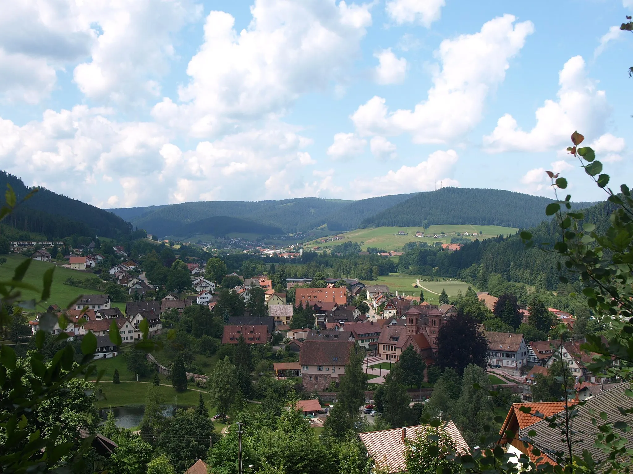 Photo showing: Panoramic view of Klosterreichenbach, photographed towards southwest