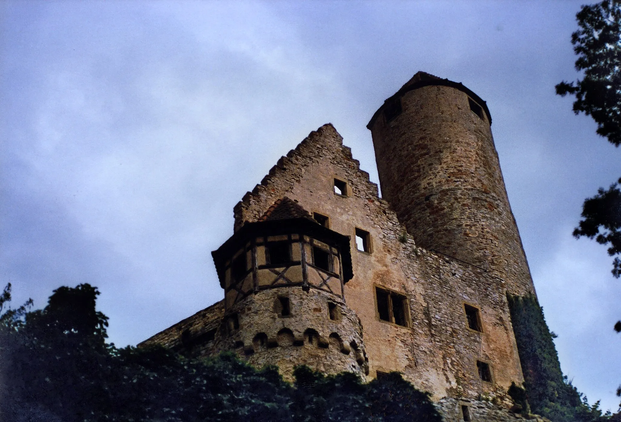 Photo showing: Burg Hornberg oberhalb von Neckarzimmer