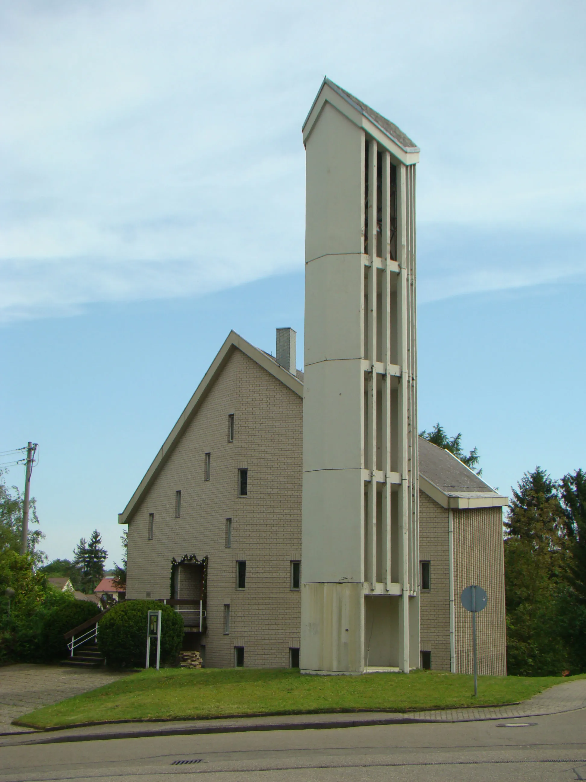 Photo showing: Evangelische Kirche in Östringen-Odenheim