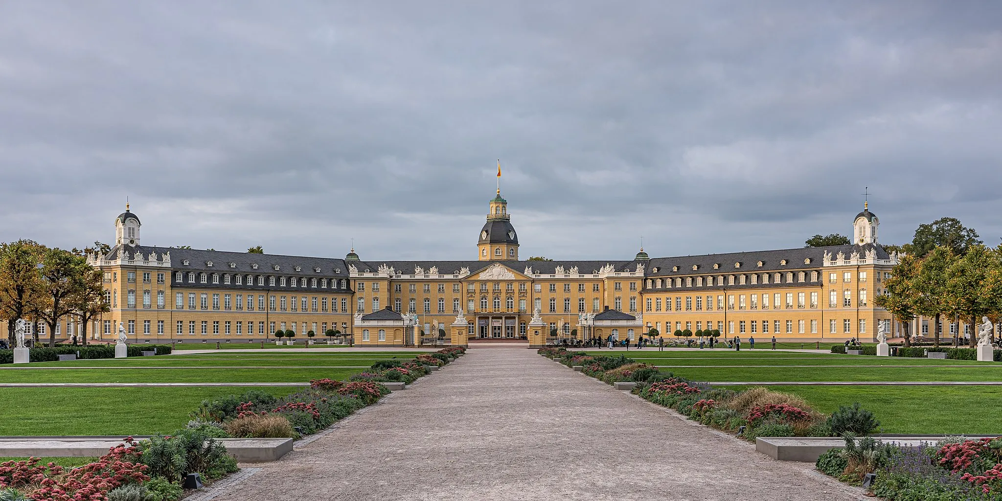 Photo showing: The palace in Karlsruhe, Baden-Württemberg, Germany