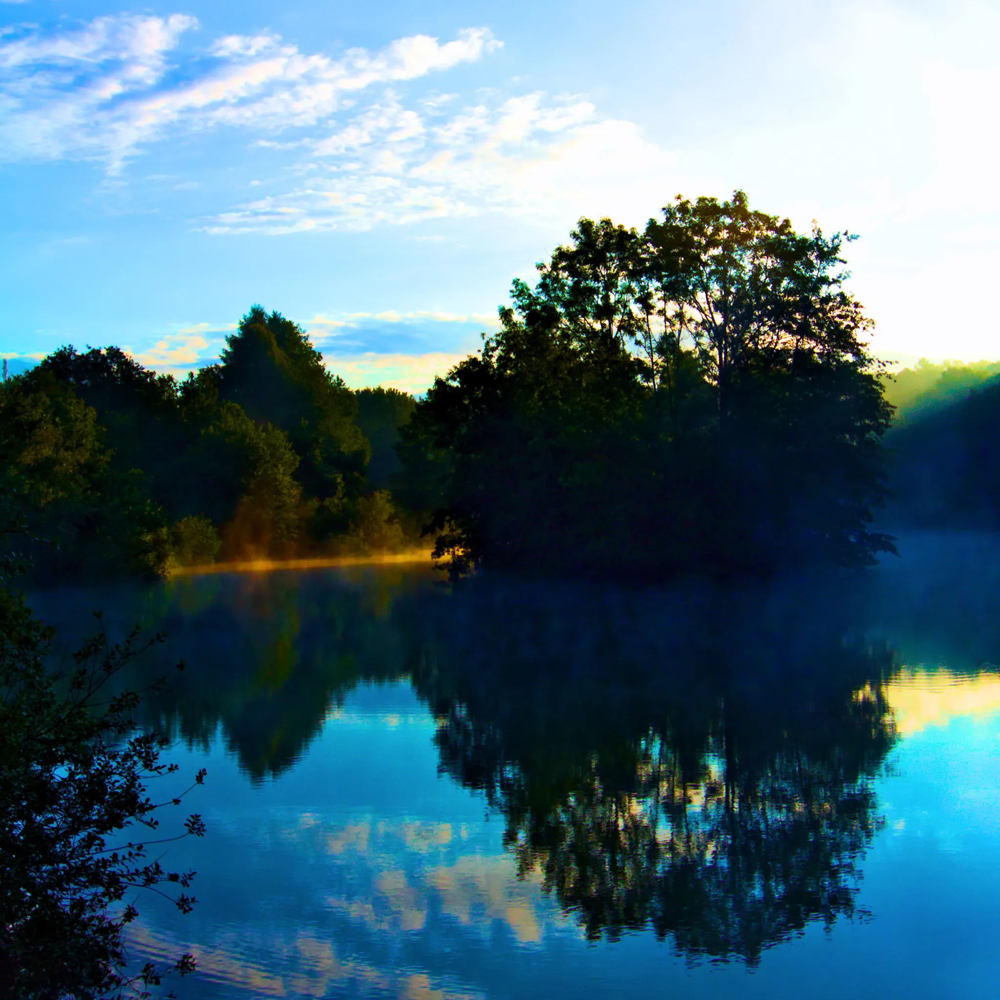 Photo showing: 500px provided description: Am Kreuzbergsee Tiefenbach [#lake ,#reflections ,#water]