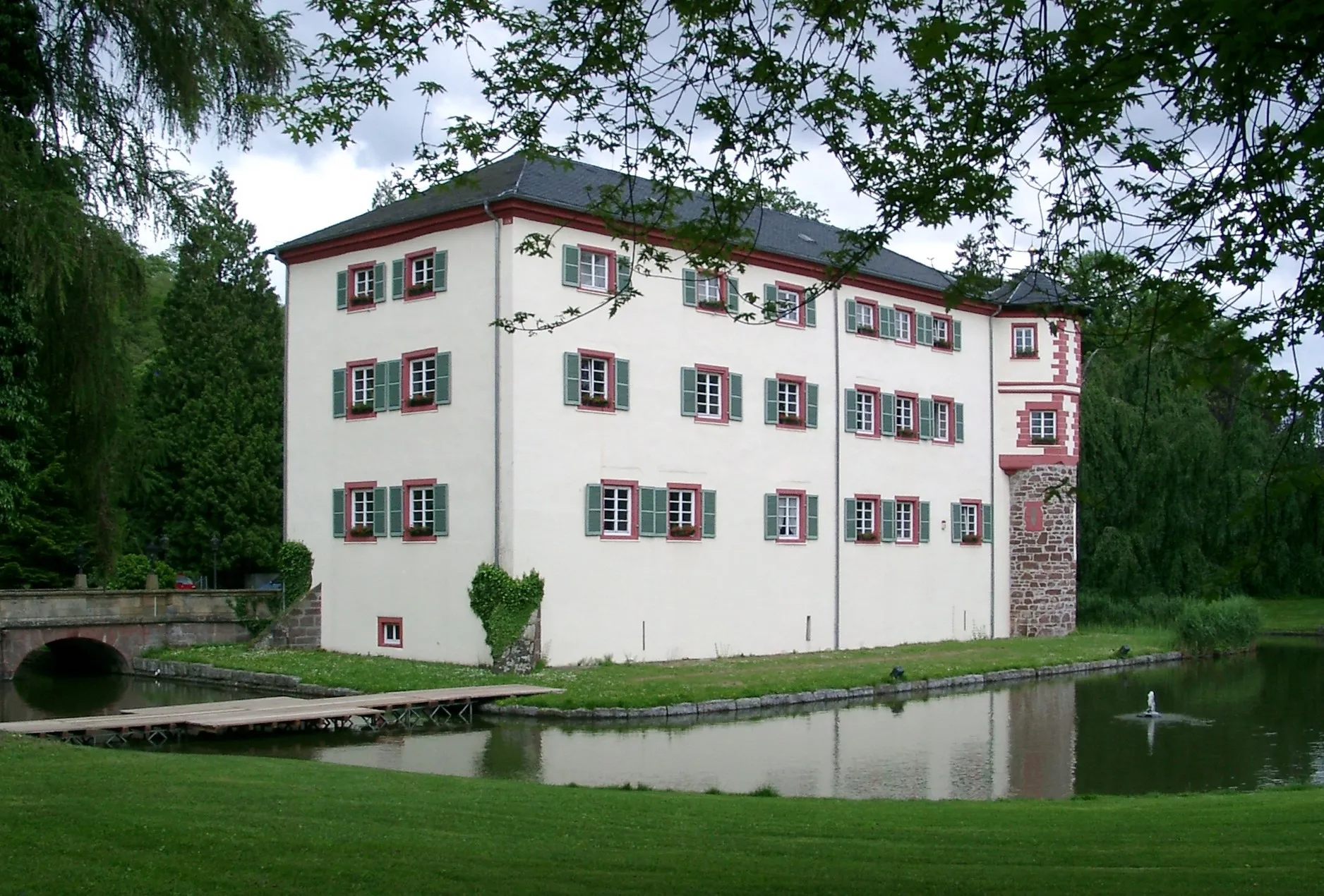 Photo showing: Angelbachtal, Ortsteil Eichtersheim, Schloß, u.a. genutzt als Rathaus. Das Angelbachtal ist eine Gemeinde mit etwa 5000 Einwohnern im Kraichgau, zwischen Sinsheim und Bruchsal
