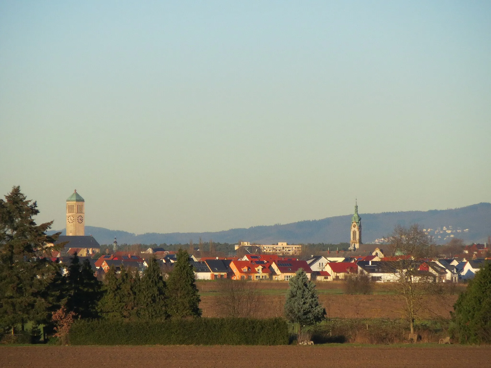 Photo showing: Fernblick von Neulußheim auf Hockenheim