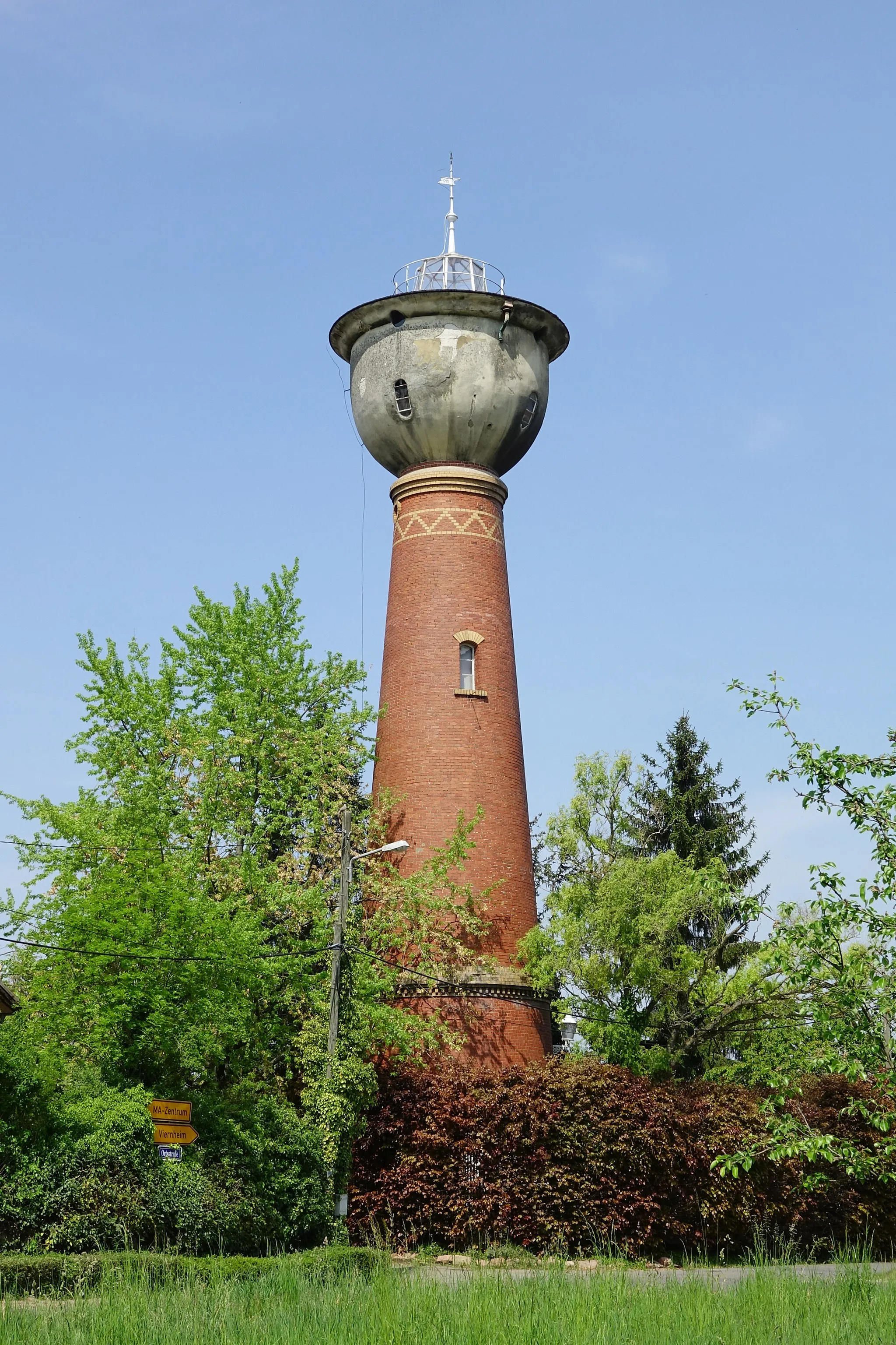 Photo showing: Watertower of Mannheim-Straßenheim (Germany)