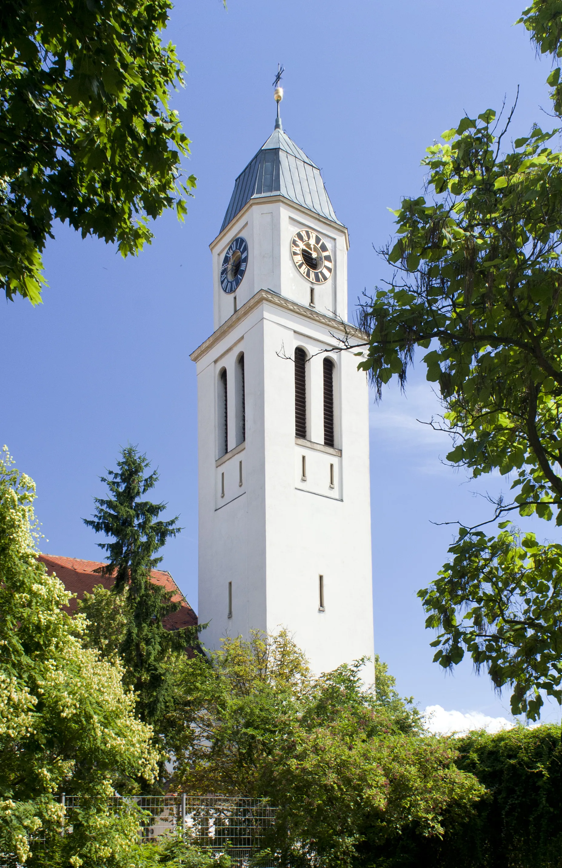 Photo showing: Mannheim-Wallstadt, Turm der Christ-König-Kirche