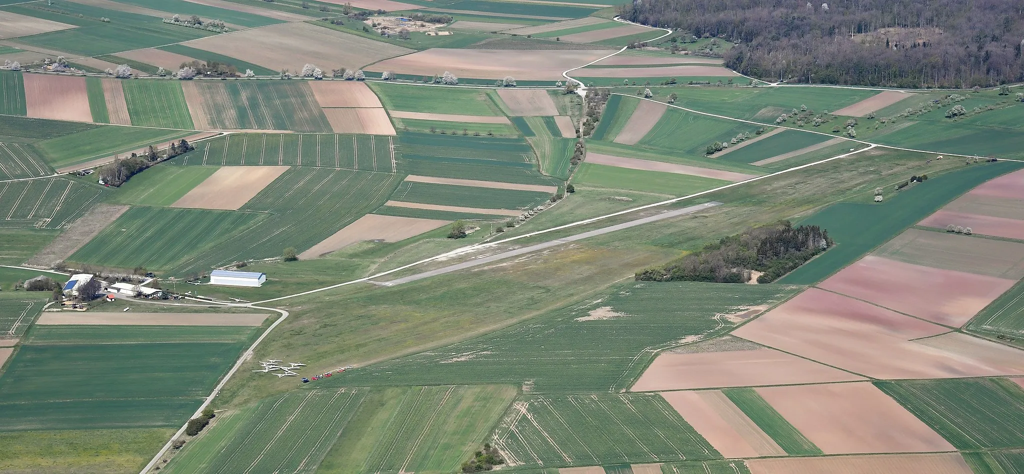 Photo showing: Aerial image of the Poltringen airfield