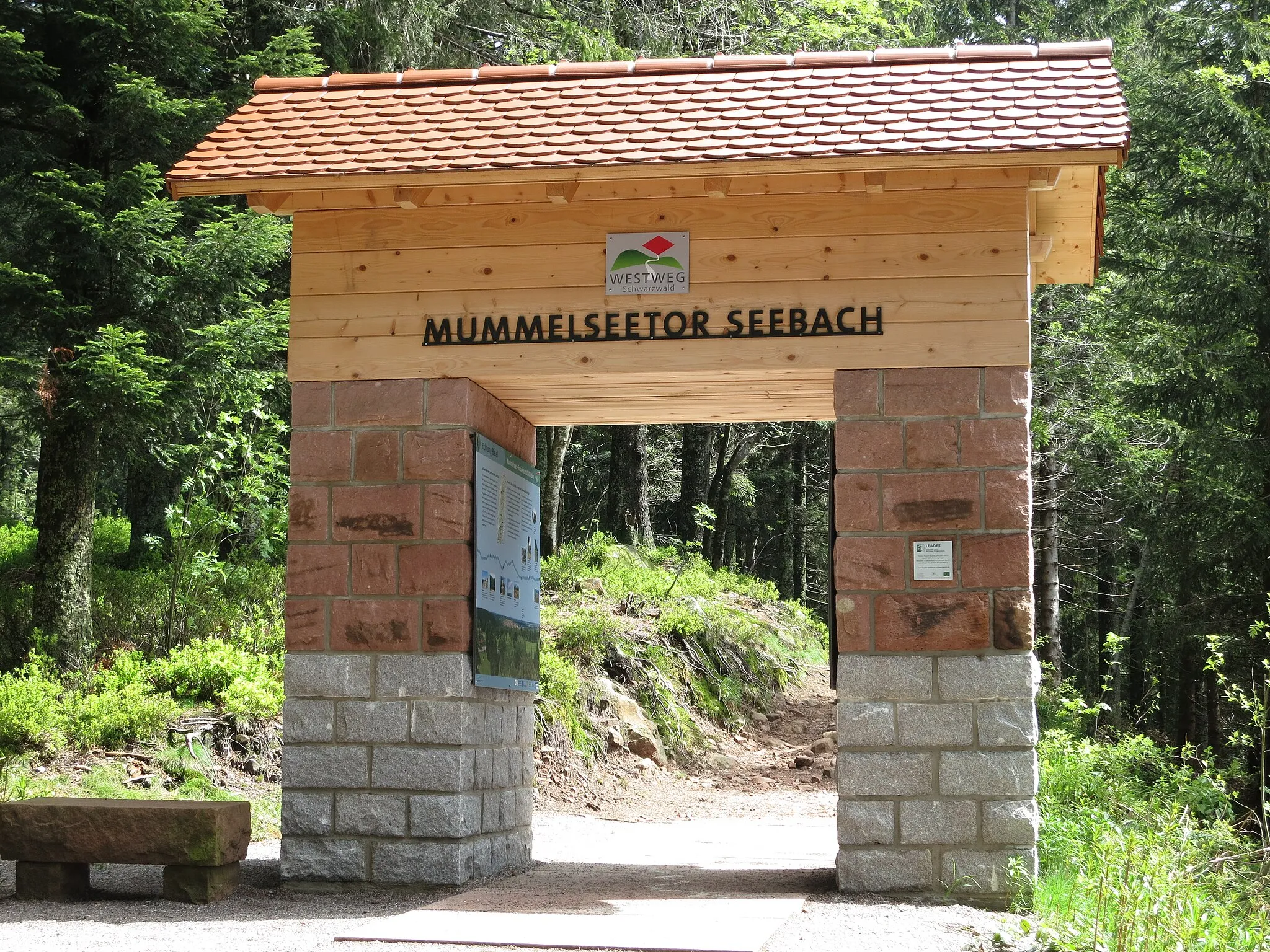 Photo showing: Westwegportal "Mummelseetor Seebach"