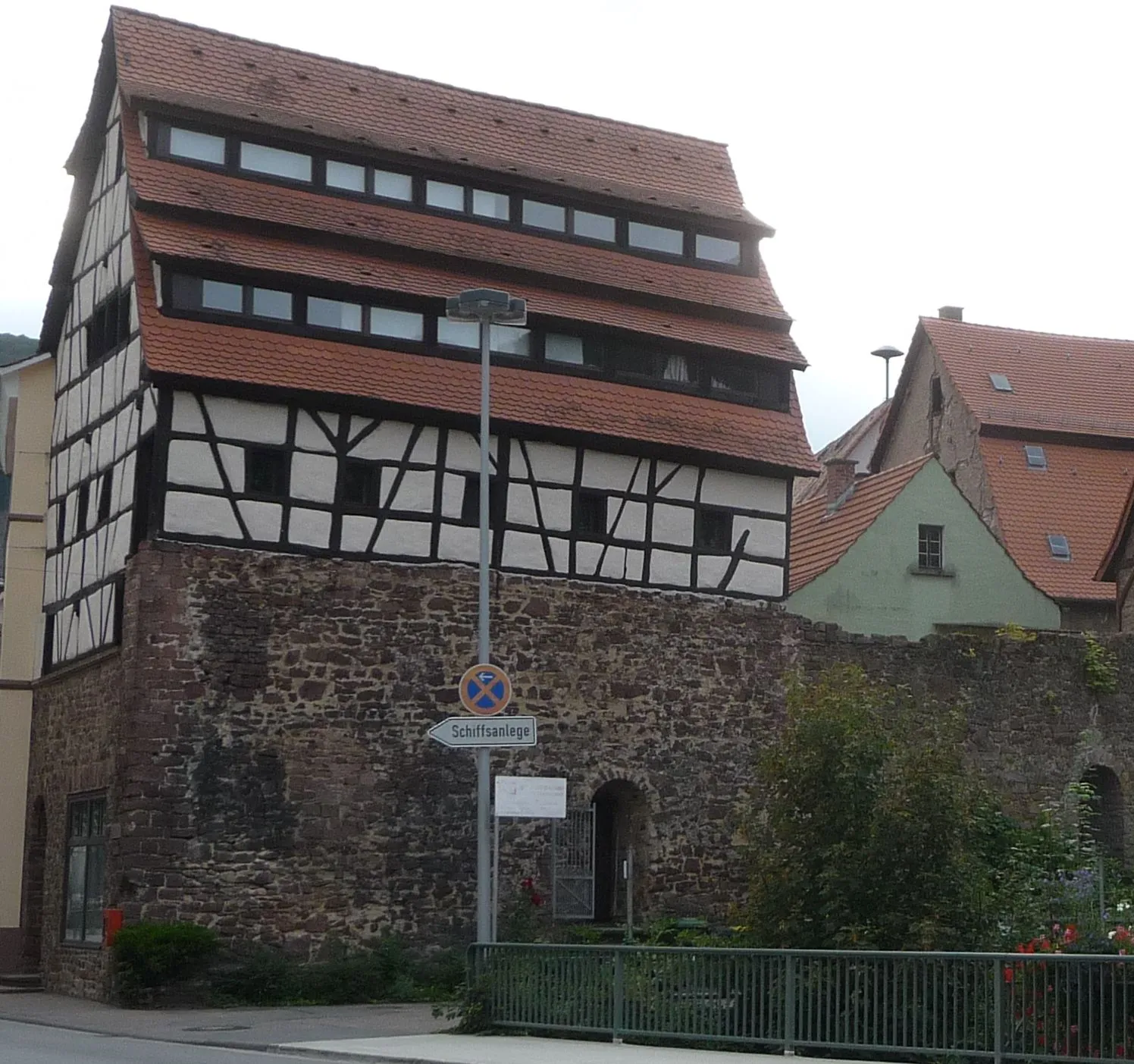 Photo showing: Haus an der B37