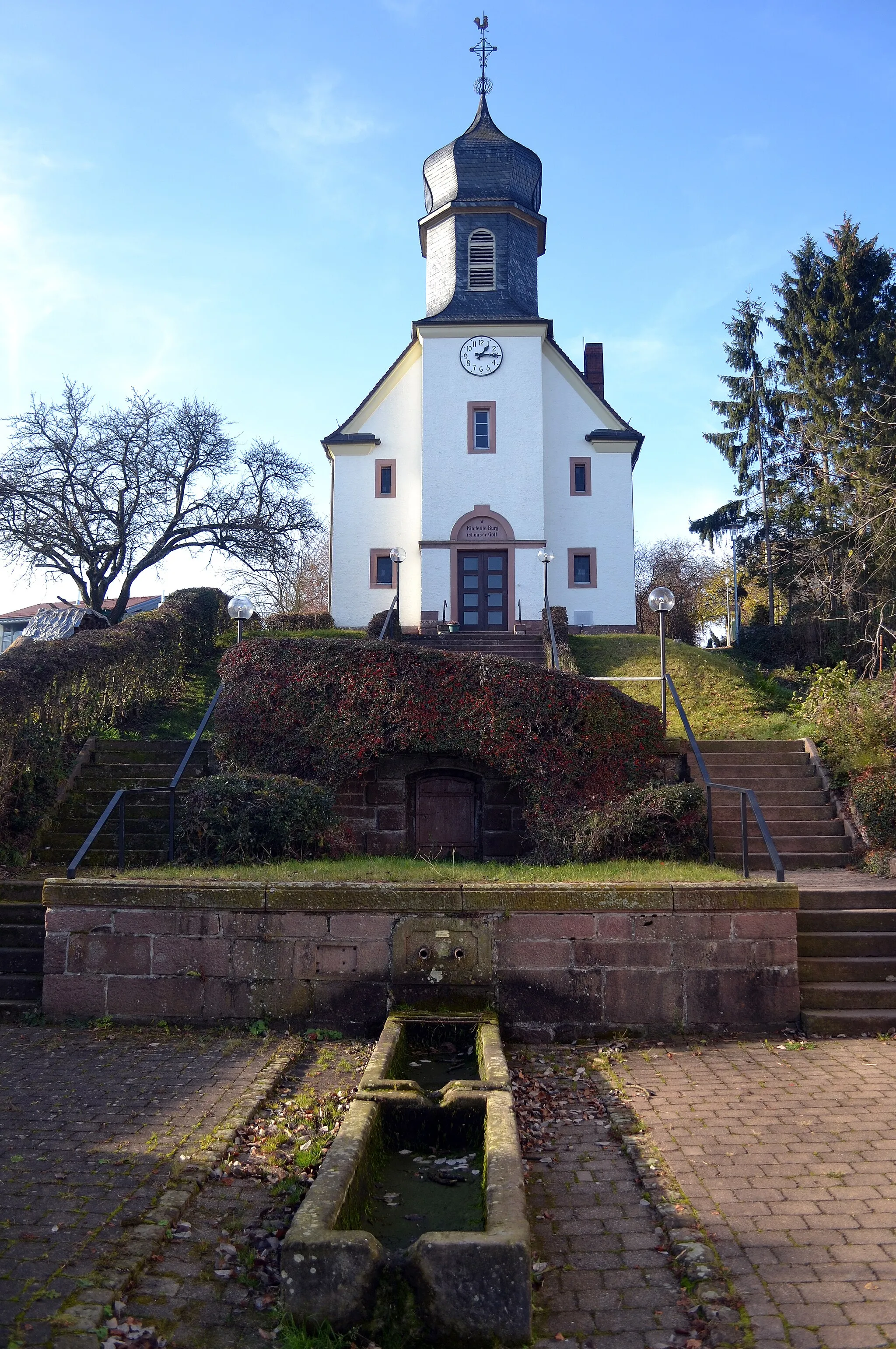 Photo showing: Dorfkirche von Moosbrunn (Gemeinde Schönbrunn)