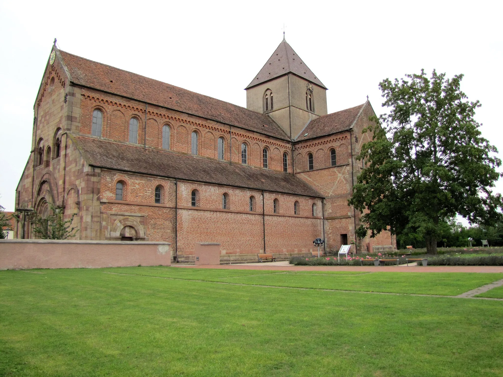 Photo showing: Baden-Württemberg, Rheinmünster, Klosterkirche Schwarzach, Ansicht von Süden