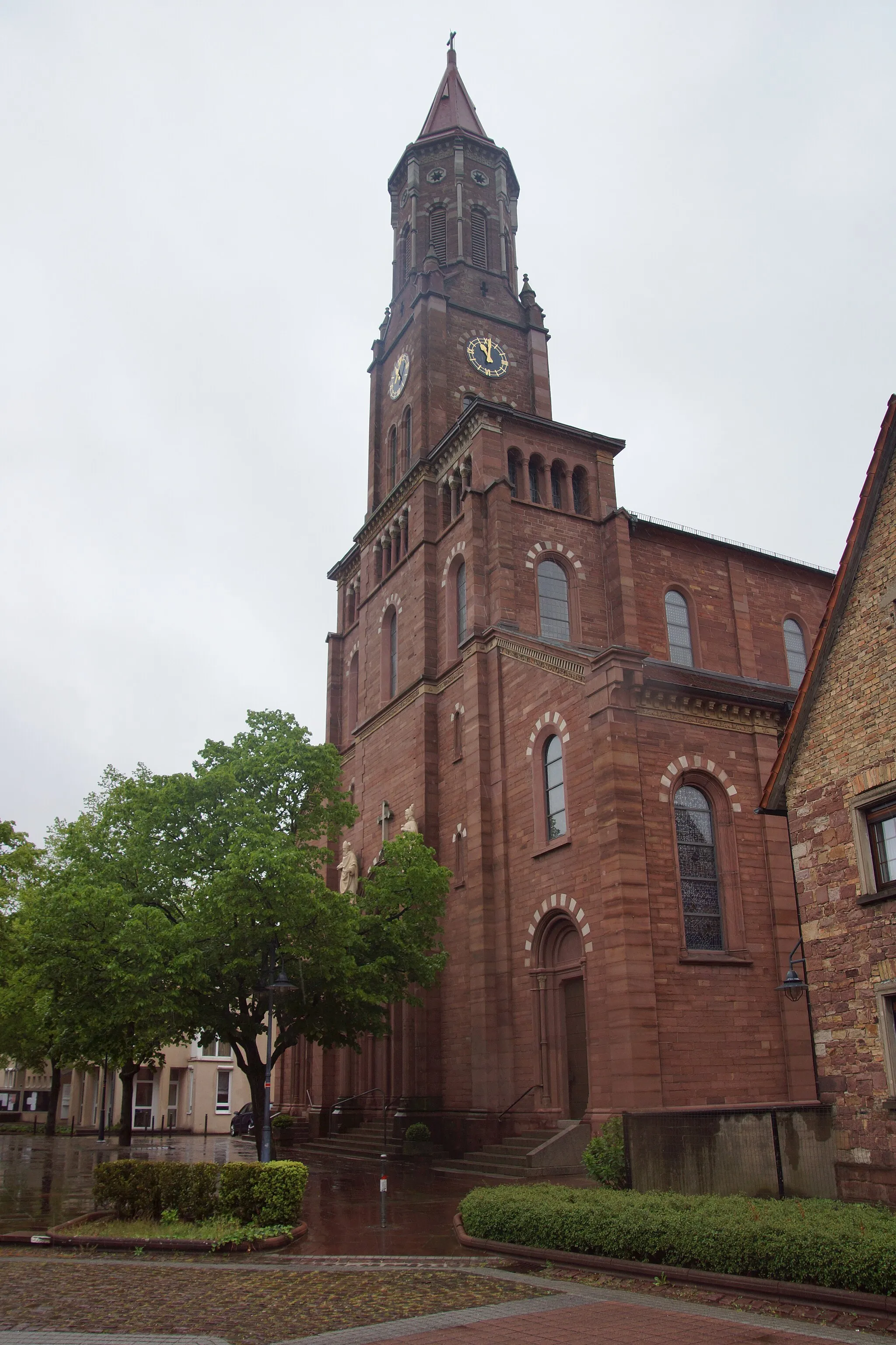 Photo showing: Die katholische Pfarrkirche St. Ulrich in Mörsch, Kreis Karlsruhe