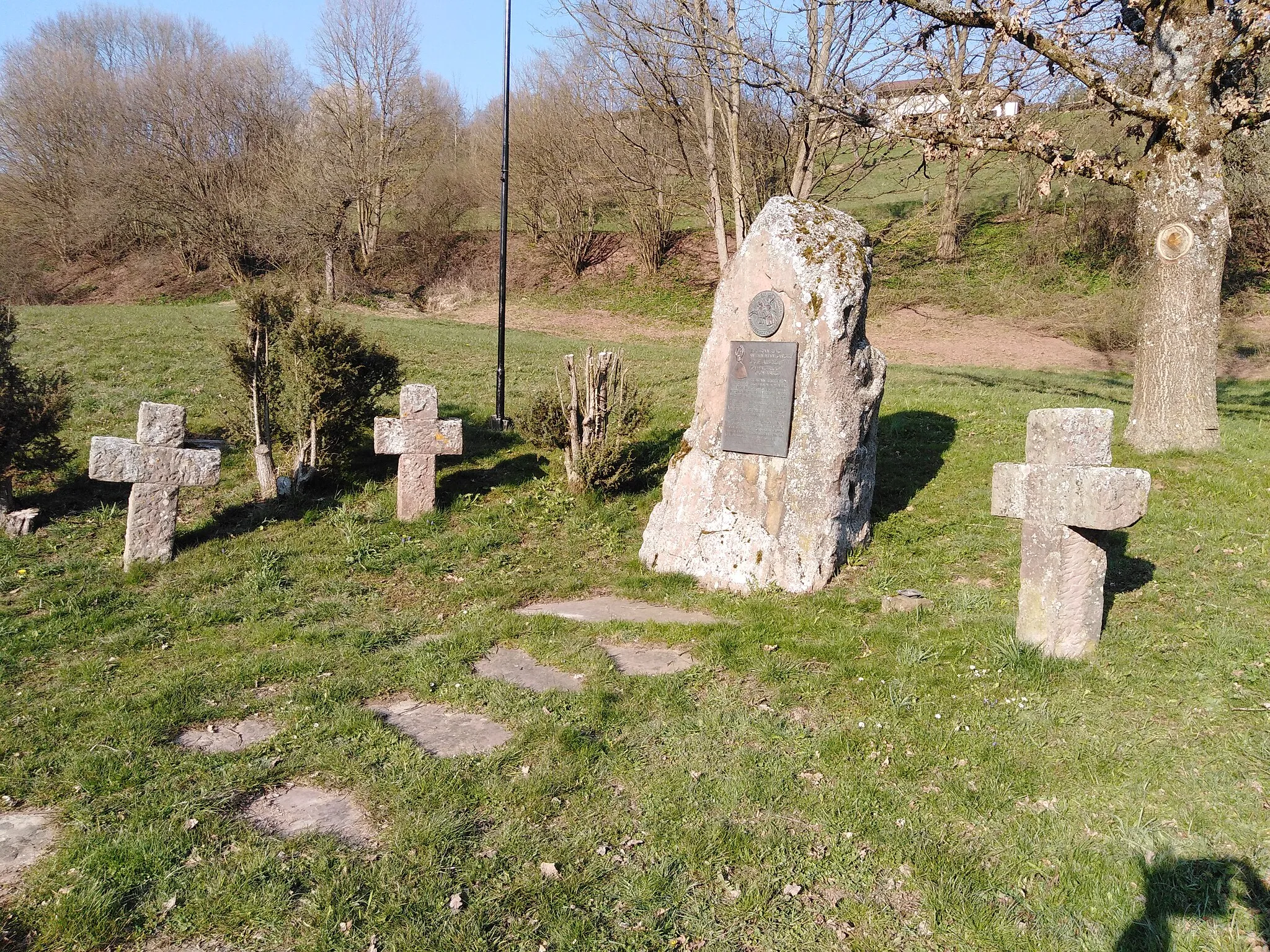 Photo showing: Minnesängerdenkmal Leinstetten zum Gedenken an Graf Albrecht II von Haigerloch (Hohenberg), der hier am 17. April 1289 in den Kreuzwiesen fiel