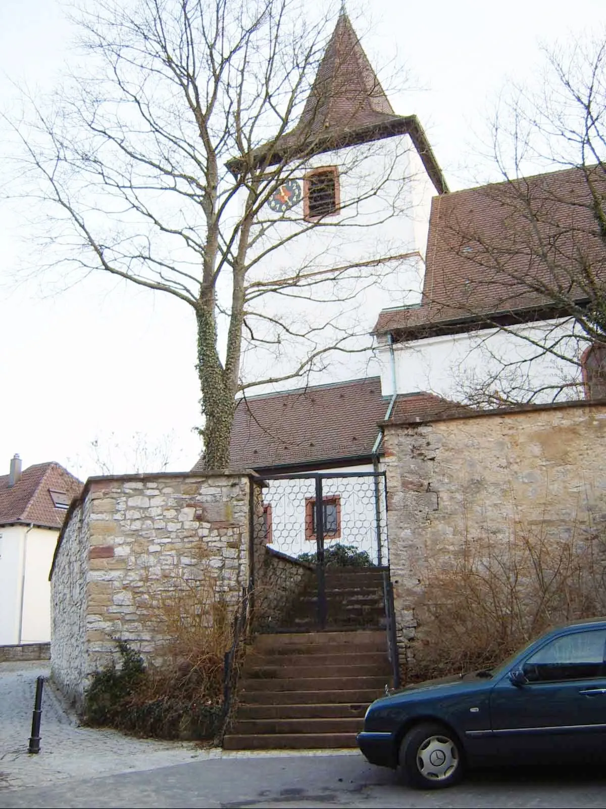 Photo showing: Kieselbronn (Church-Castle); District of Enz; Federal State of Baden-Württemberg; Germany
Build in the 13th century; later changes; of special interest:  Build in the 15th century; later changes; of special interest:  Curtain remaining (without battlement); parts of a former second curtain; massive church-tower (chorus in the basement)
