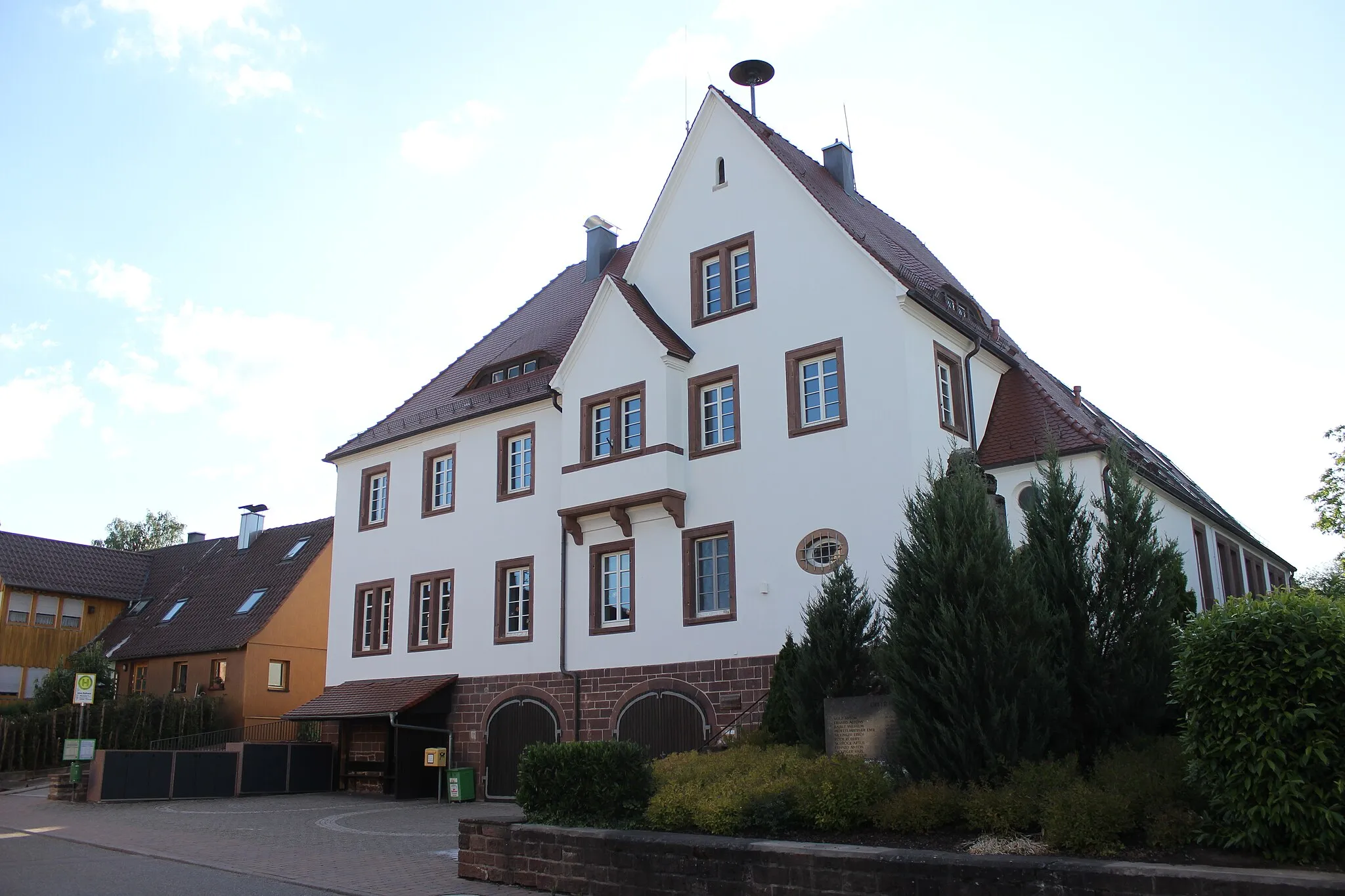 Photo showing: Altes Rat-/Schulhaus Hamberg (Neuhausen/Enzkreis)