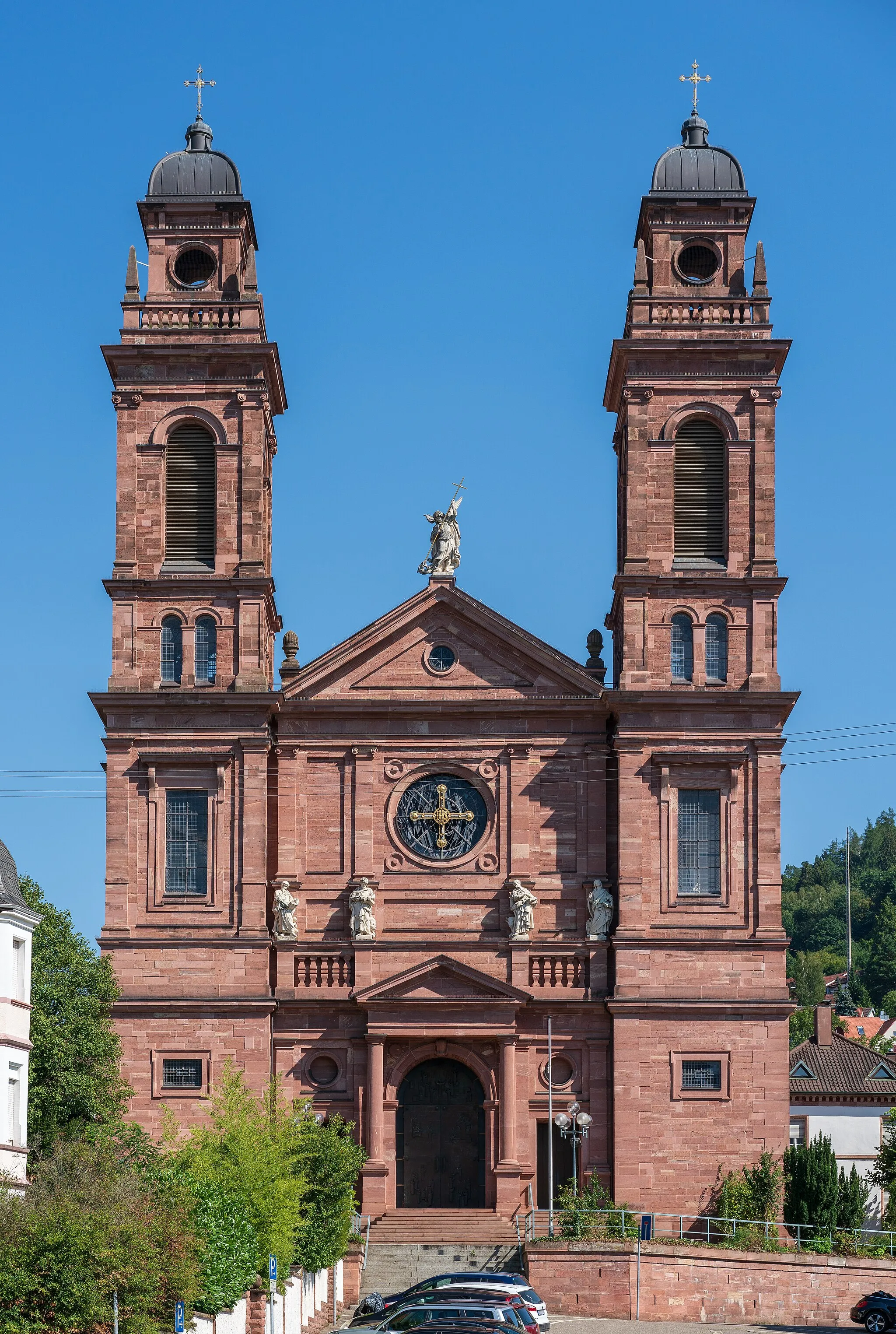 Photo showing: Eberbach, Germany: Main facade of the Saint John of Nepomuk church, built in 1884–1887 in Renaissance Revival style.
