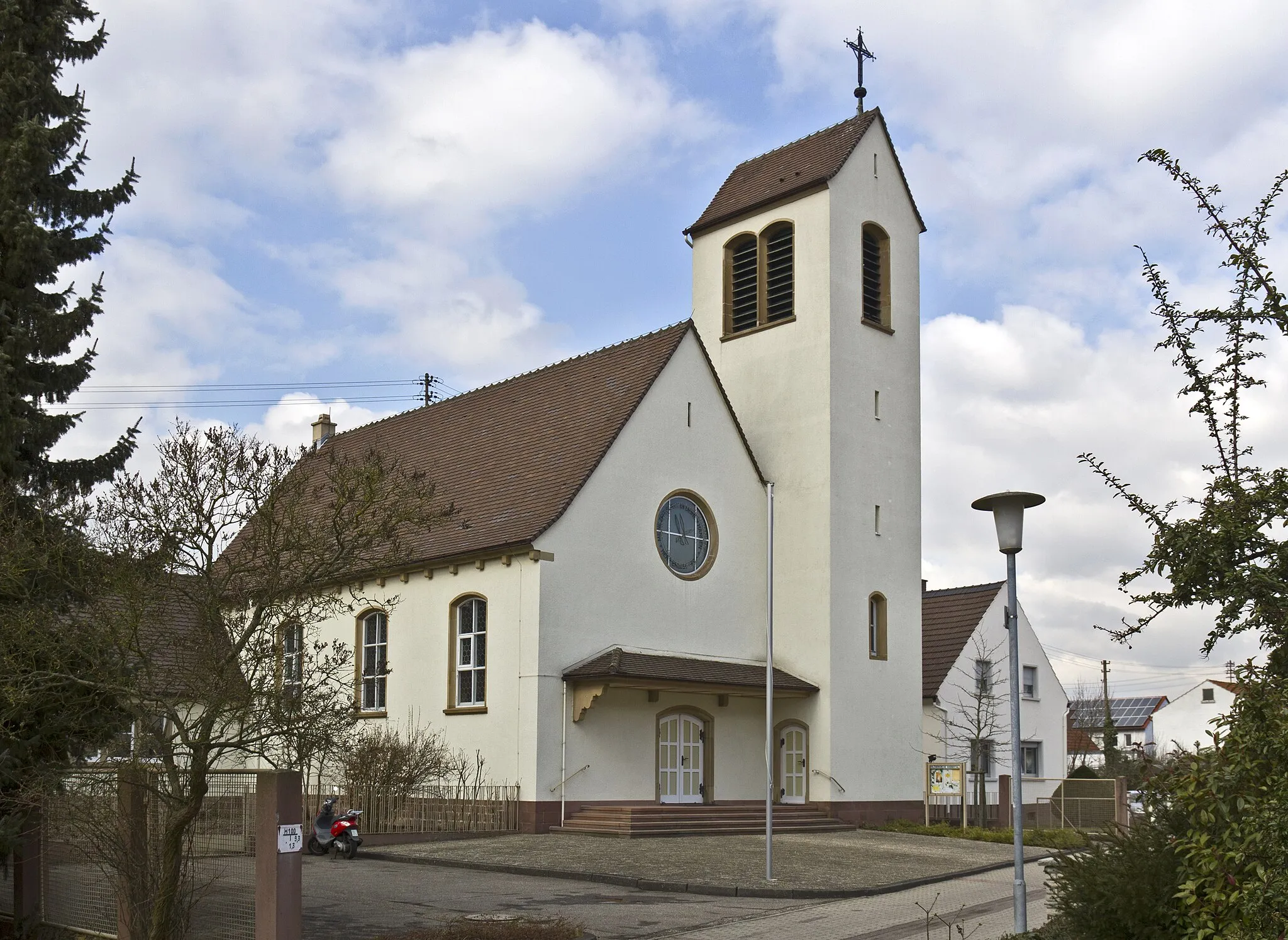 Photo showing: Waghäusel, Stadtteil Wiesental, evangelische Erlöserkirche