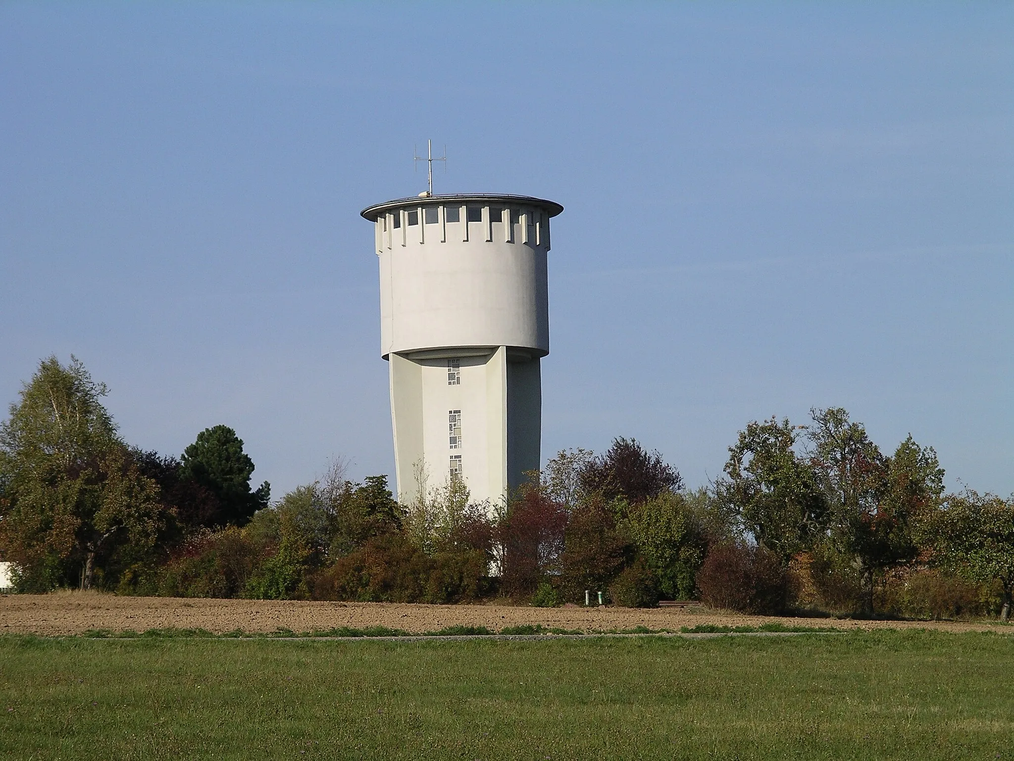 Photo showing: Water tower of Spielberg, Karlsbad, Landkreis Karlsruhe, Baden-Württemberg, Germany.