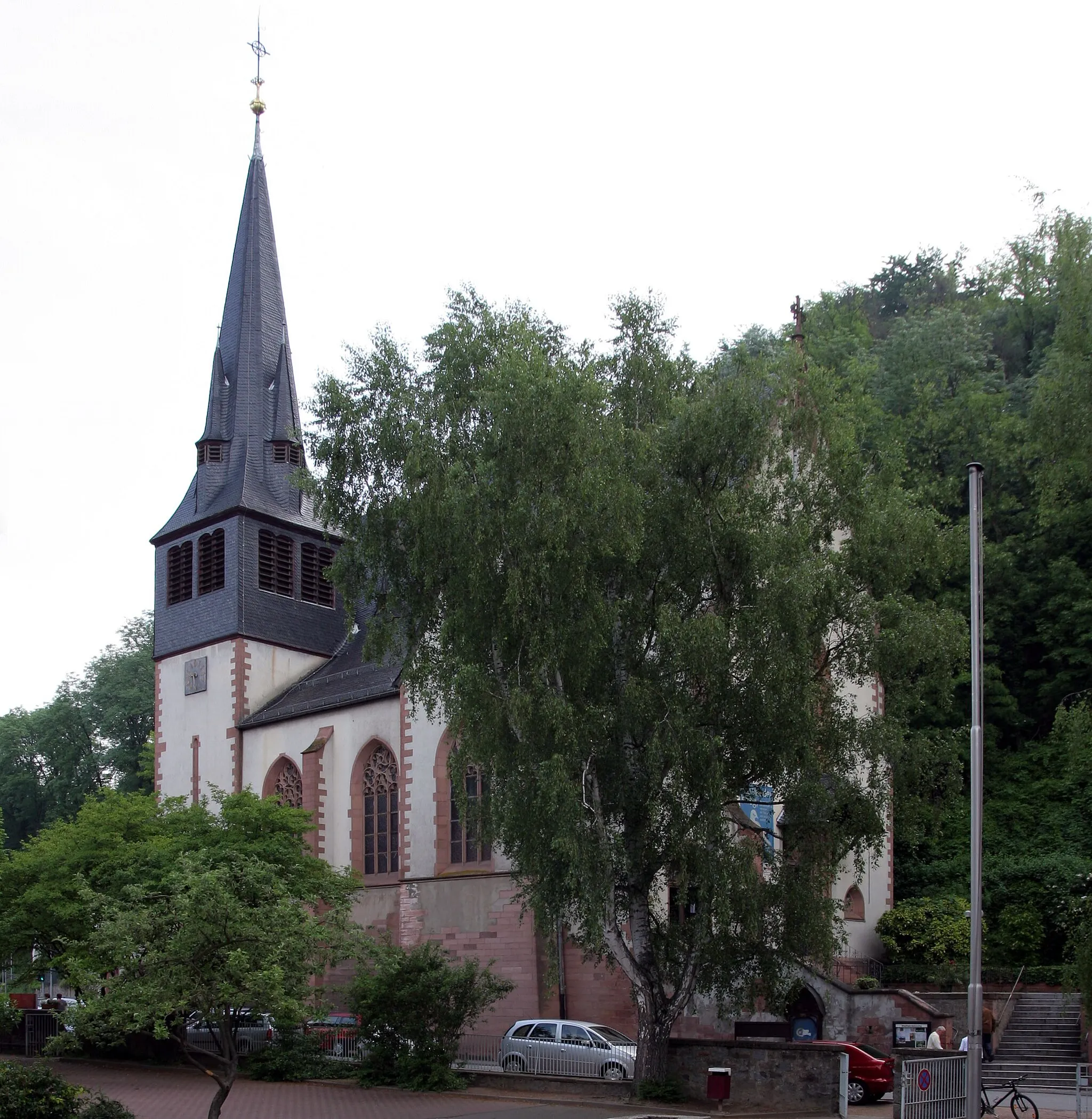 Photo showing: Die St. Michaelskirche in Unter-Hambach, Stadtteil von Heppenheim (Bergstraße).