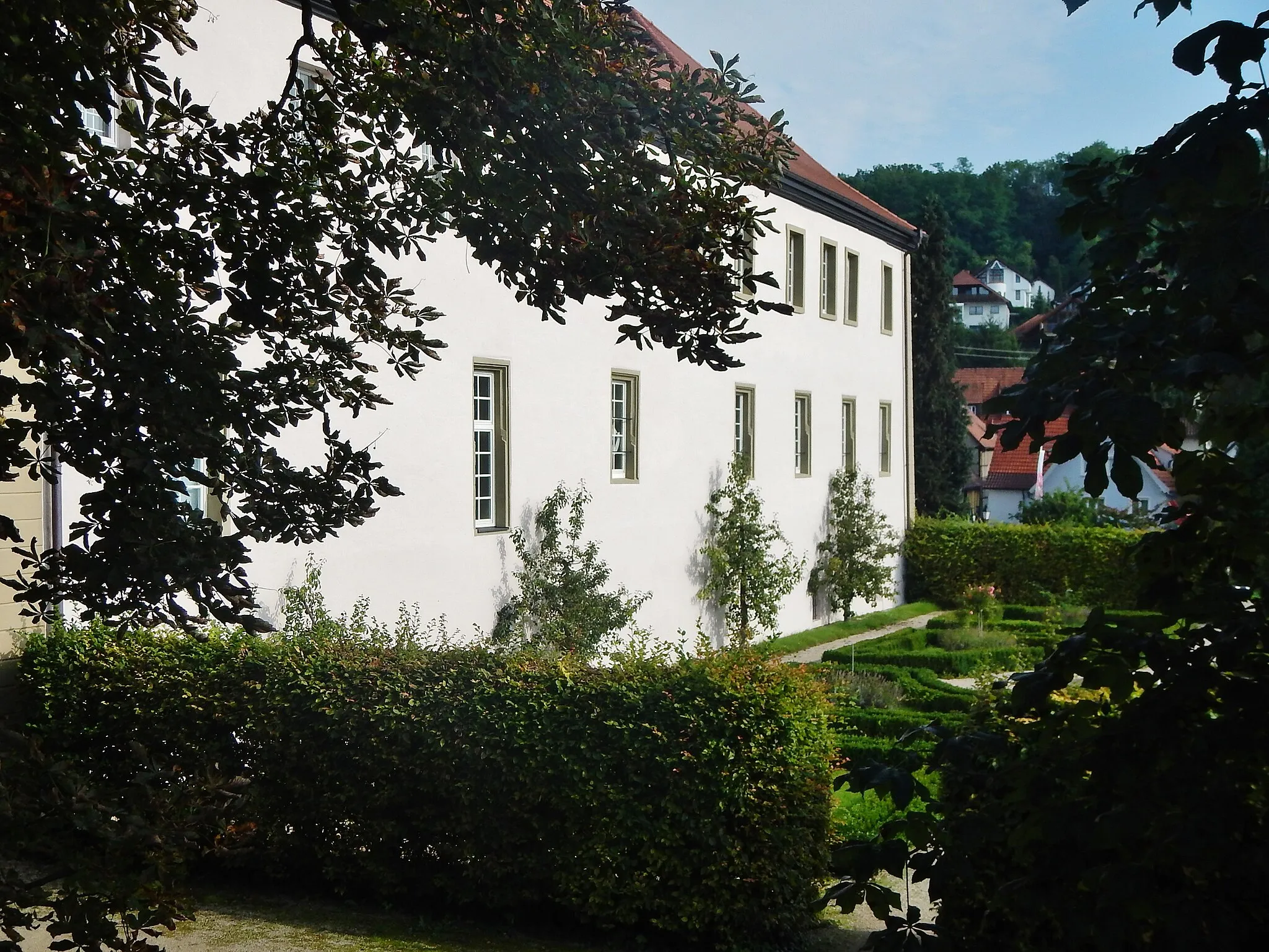 Photo showing: Schloß Dätzingen: 1075 erste Erwähnung der Ritter von Tatischingen (Dätzingen), ab 1810 Sitz der Grafen von Dillen, bis 1961 im Adelsbesitz - Adrienne von Bülow