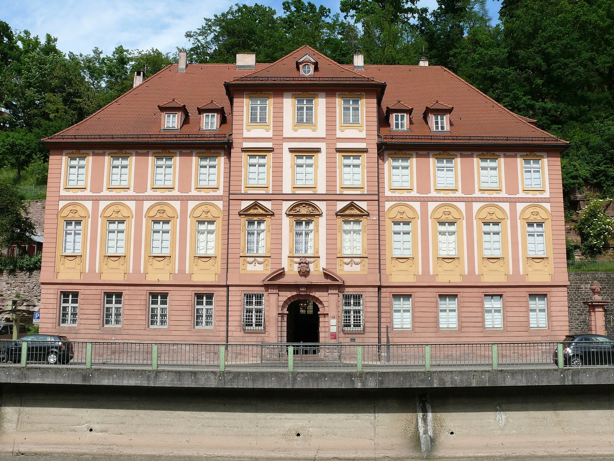 Photo showing: Das Palais Vischer in Calw, direkt an der Nagold.
