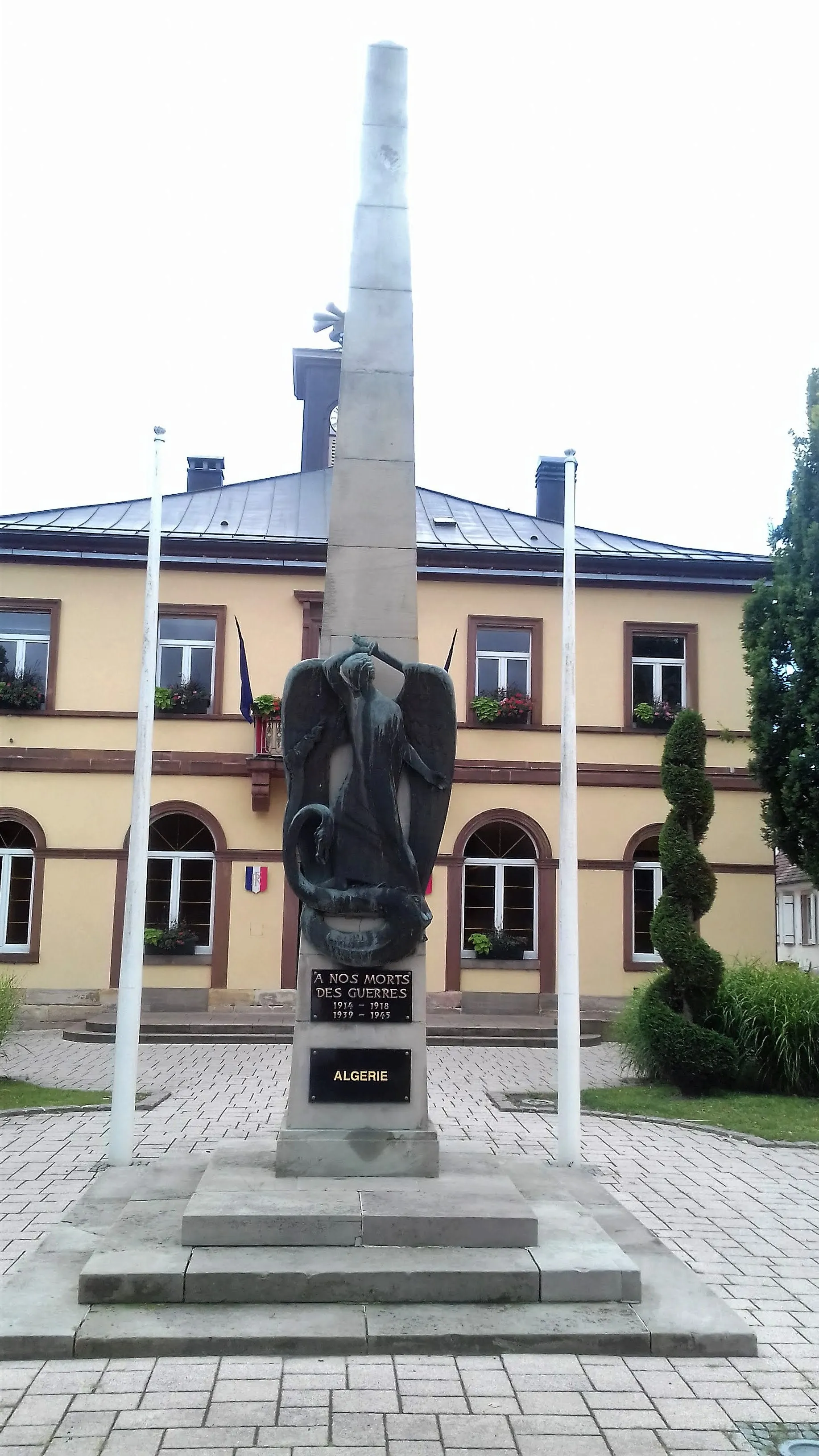 Photo showing: Monument aux morts 14-18 et 39-45 de Seltz