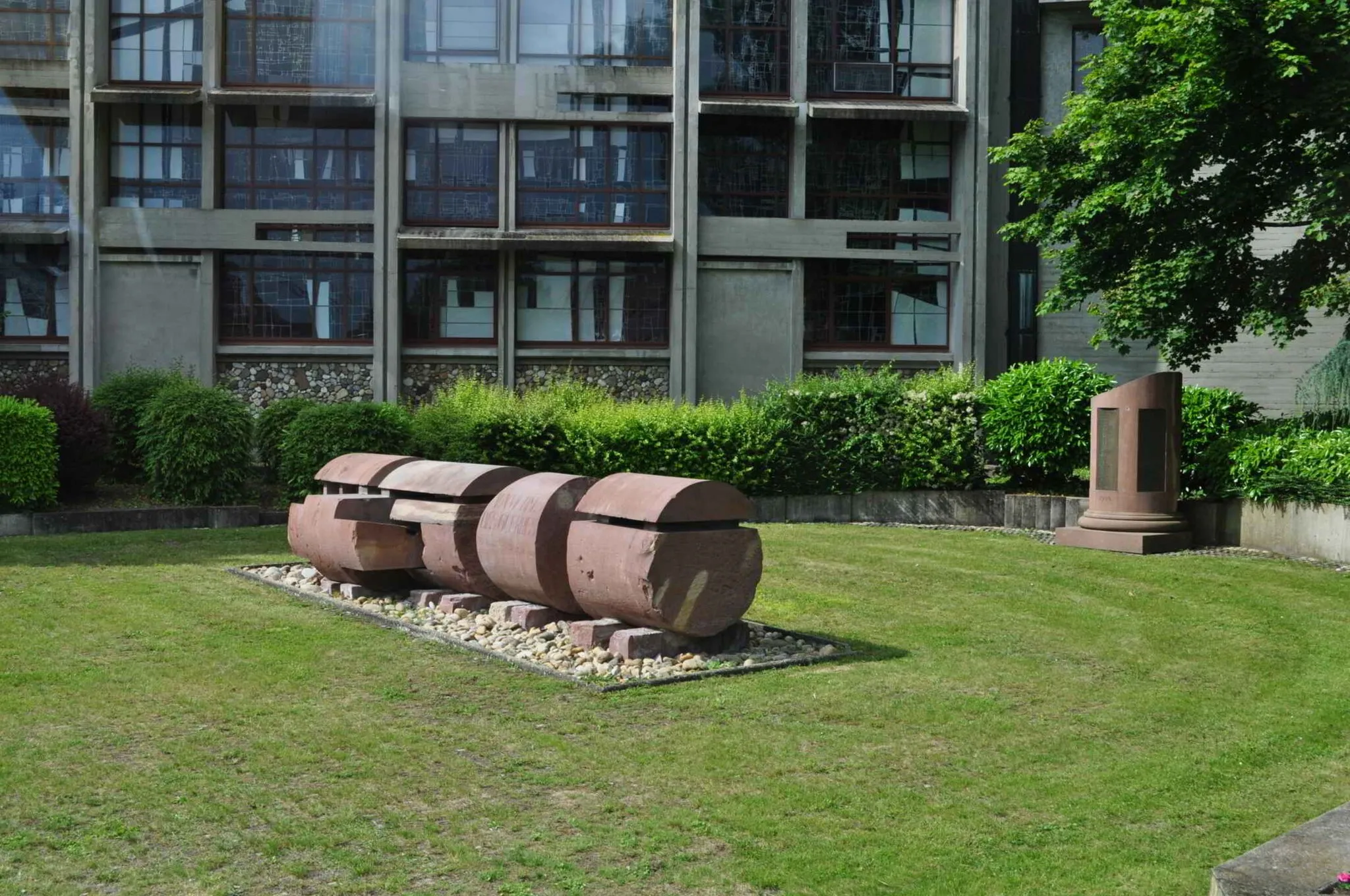 Photo showing: 50th Anniversary of World War II Memorial, Herrlisheim, France