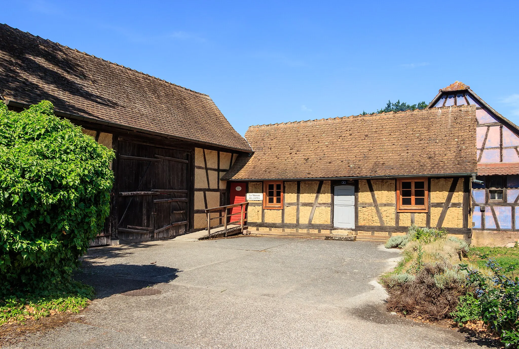 Photo showing: Half-timbered house from Soufflenheim (Building No. 1), Écomusée d’Alsace, Ungersheim, Haut-Rhin, France.