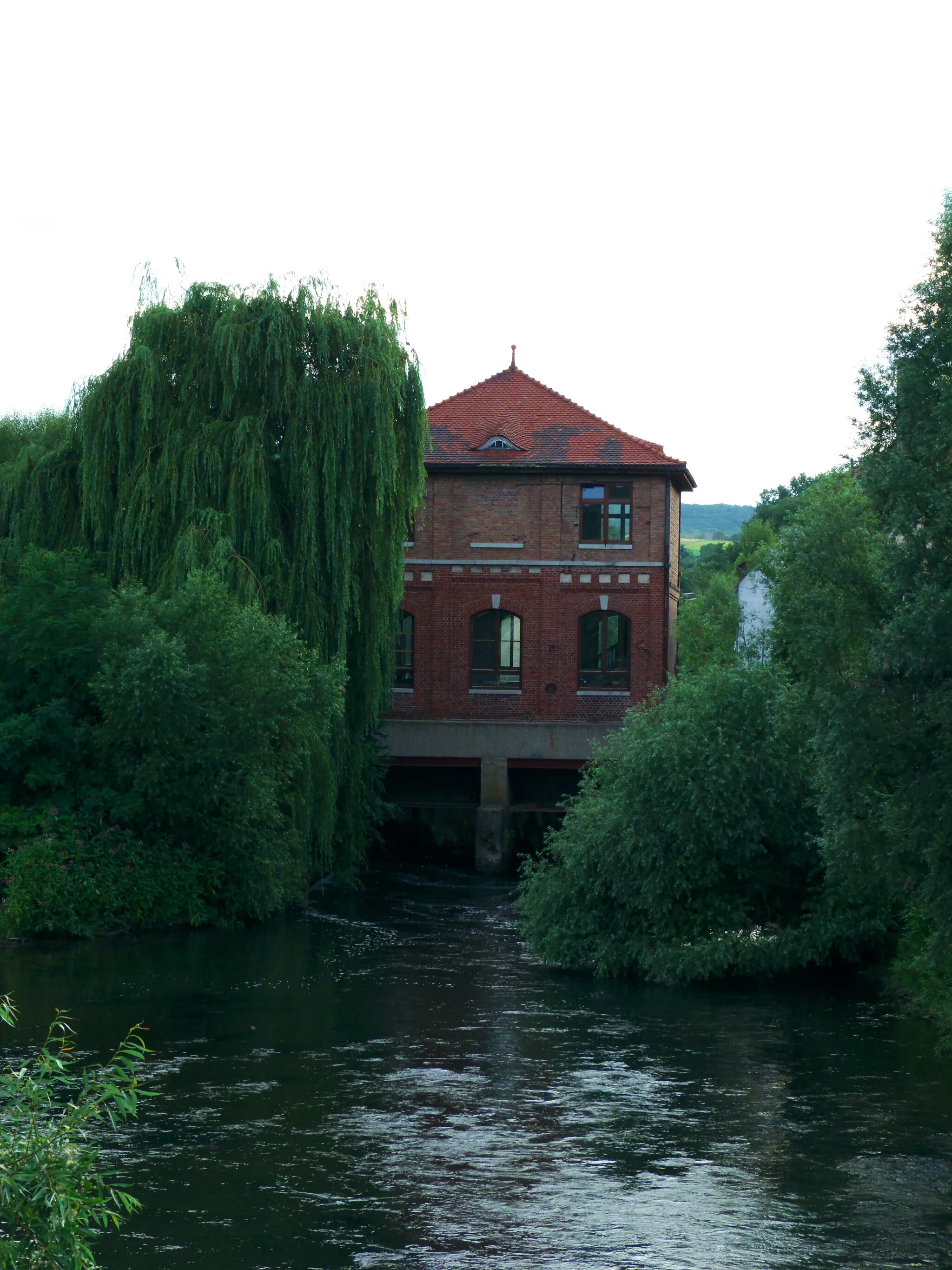 Photo showing: Hydroelectric Power Station, Enz river in Lomersheim, Mühlacker, Germany