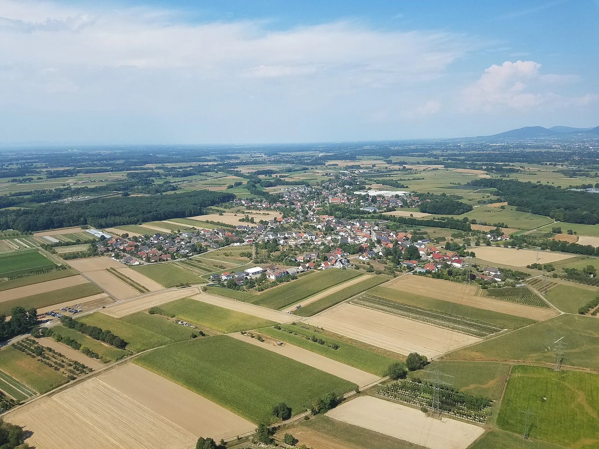 Photo showing: Luftaufnahme von Großweier (Achern) von Süden aus