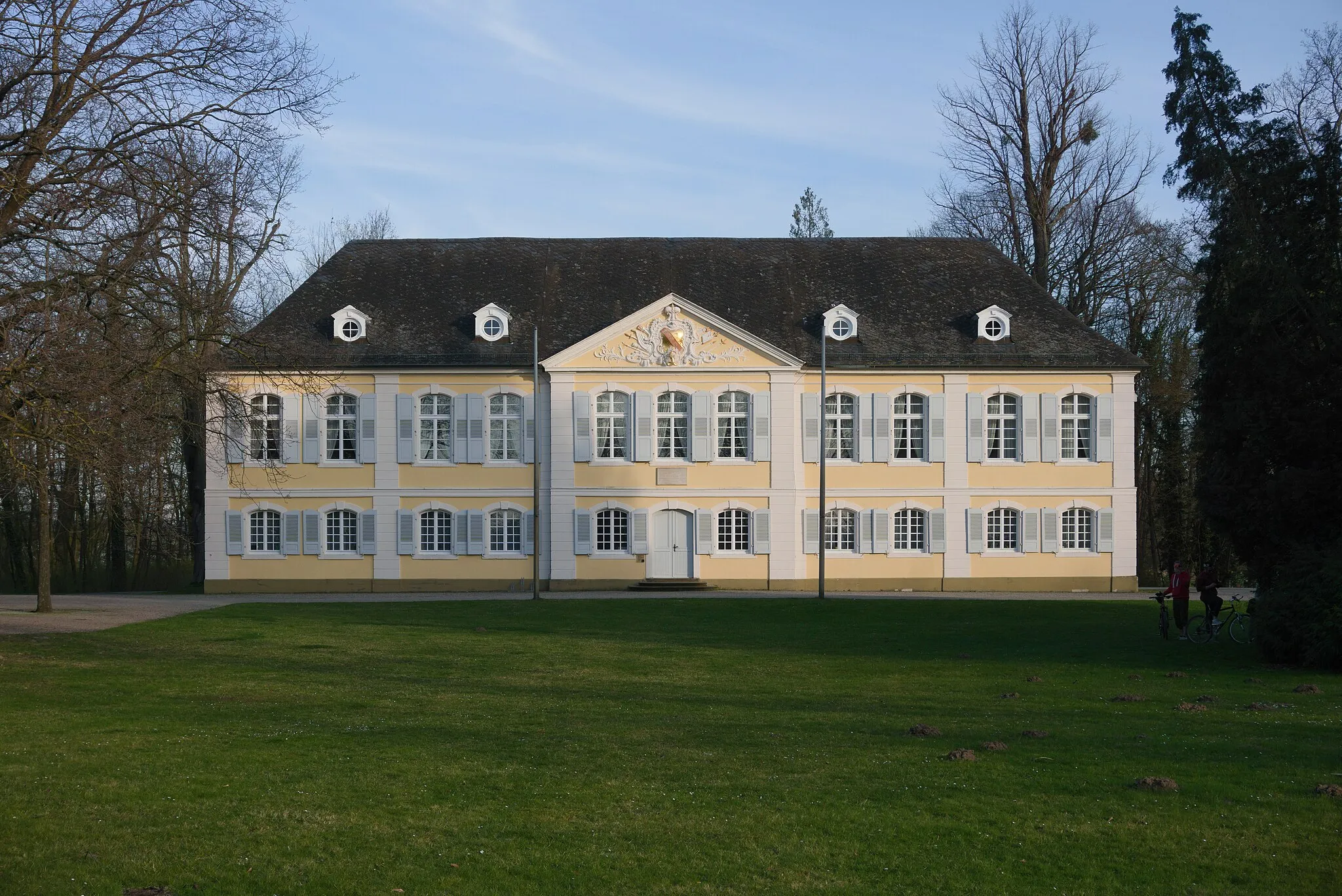 Photo showing: Schloss Stutensee