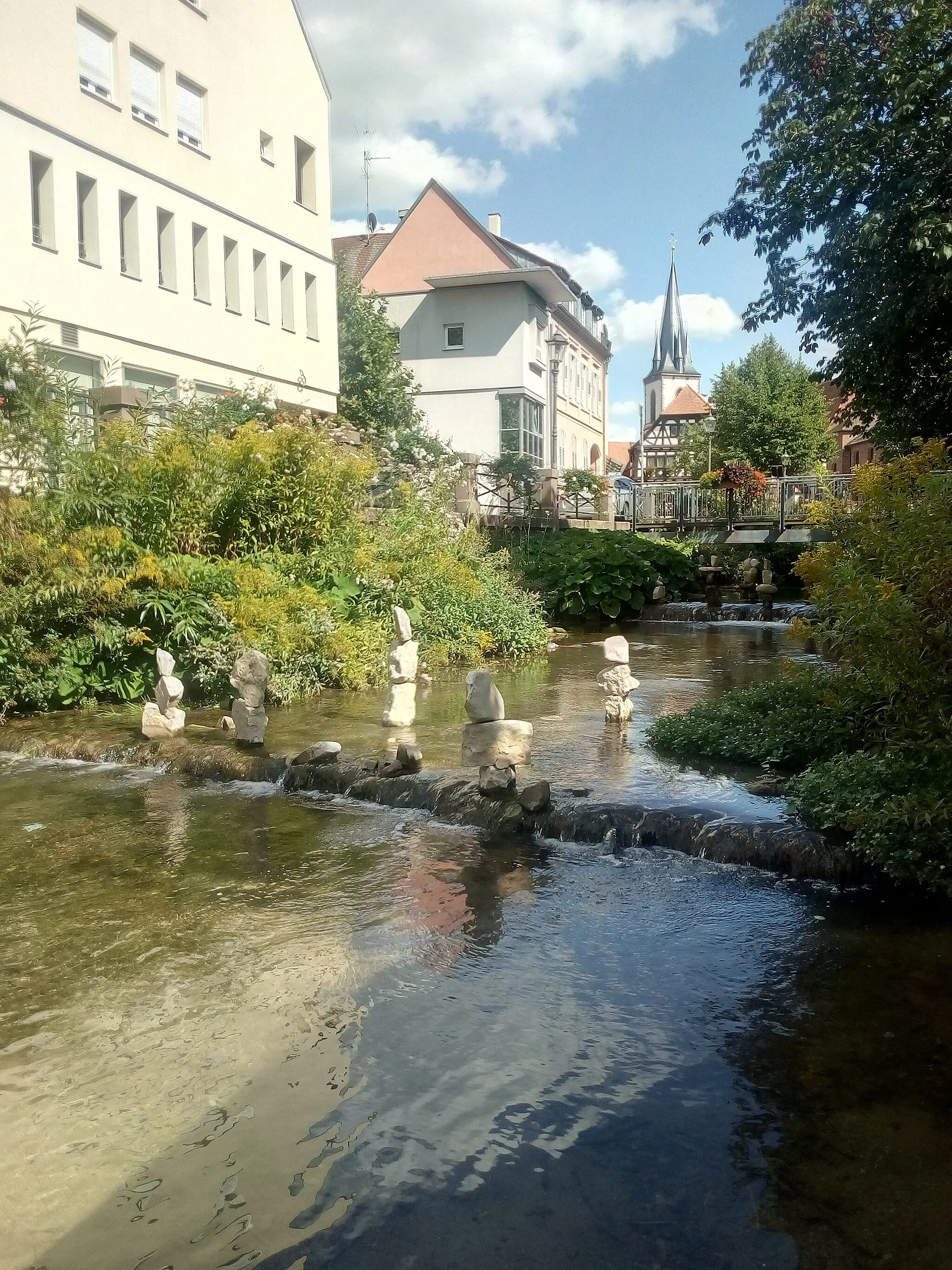 Photo showing: Walzbach im Ortszentrum von Weingarten (Baden)