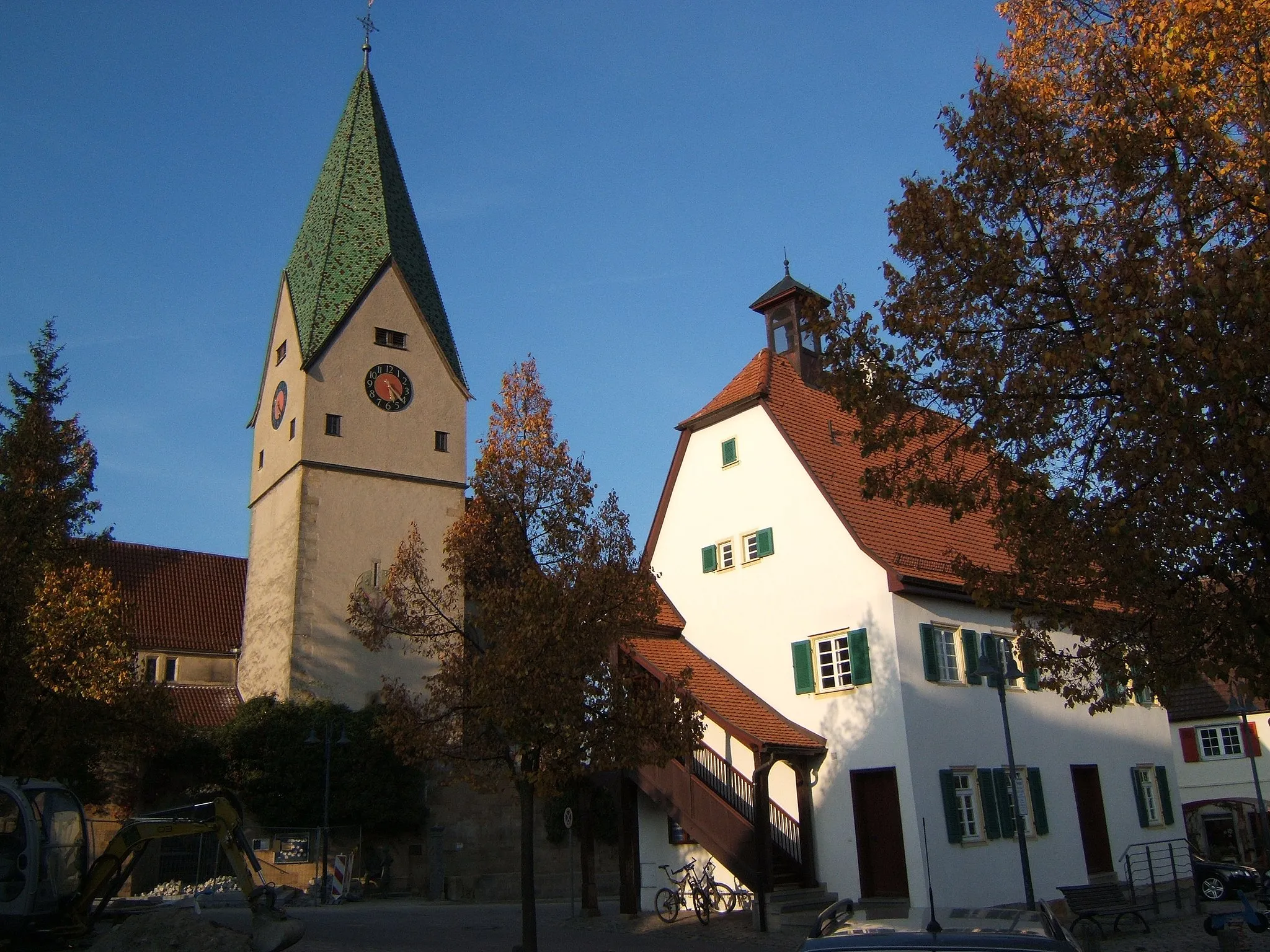 Photo showing: Nikomedeskirche und Altes Rathaus der Gemeinde Hildrizhausen