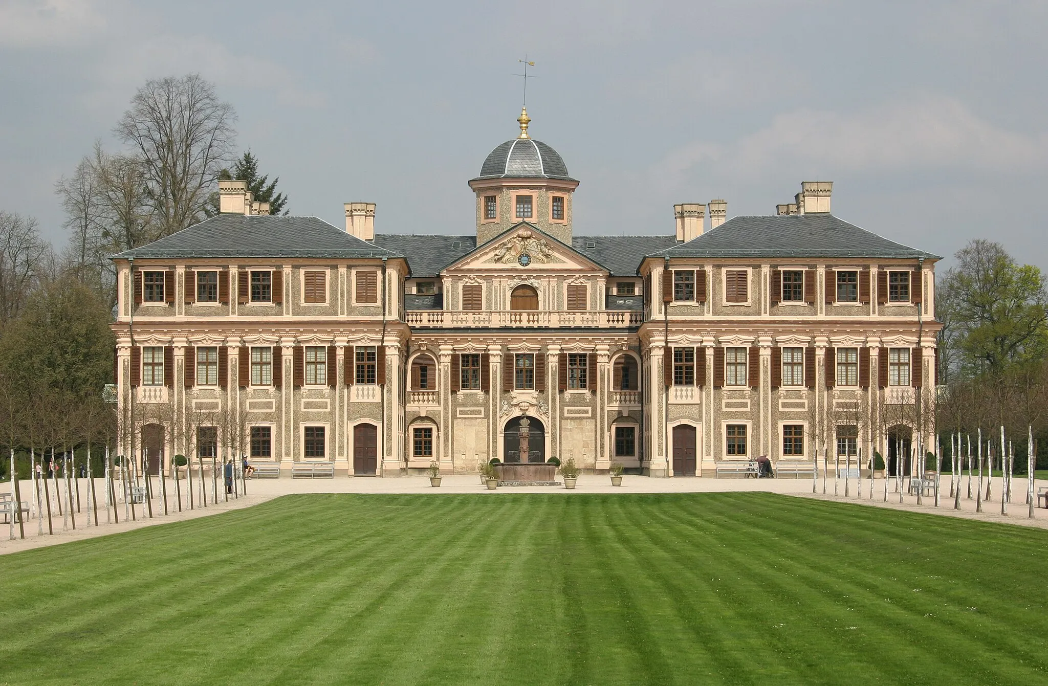 Photo showing: Main facade of Favorite palace in Rastatt