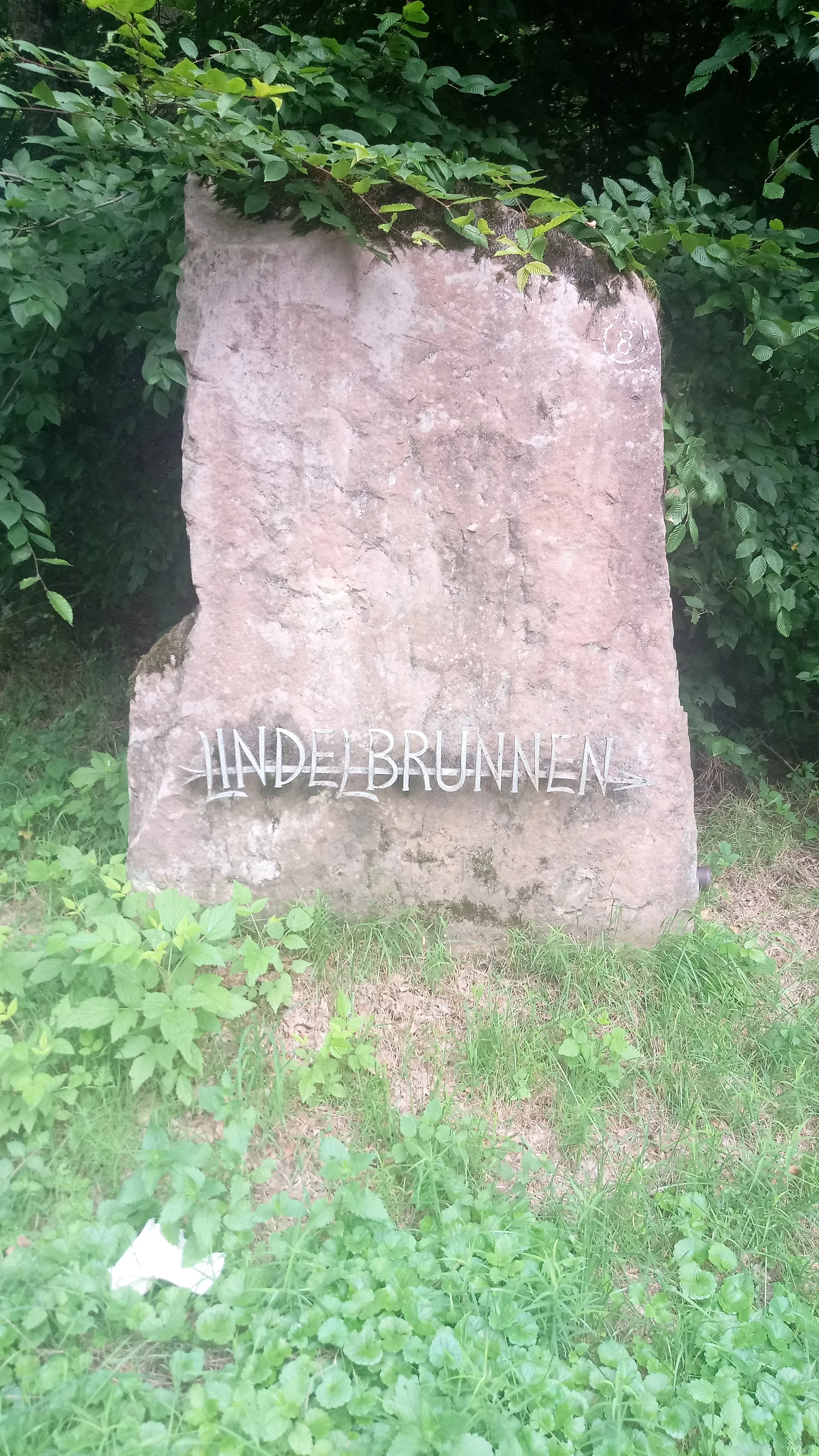 Photo showing: Wegweiserstein zum Lindelbrunnen