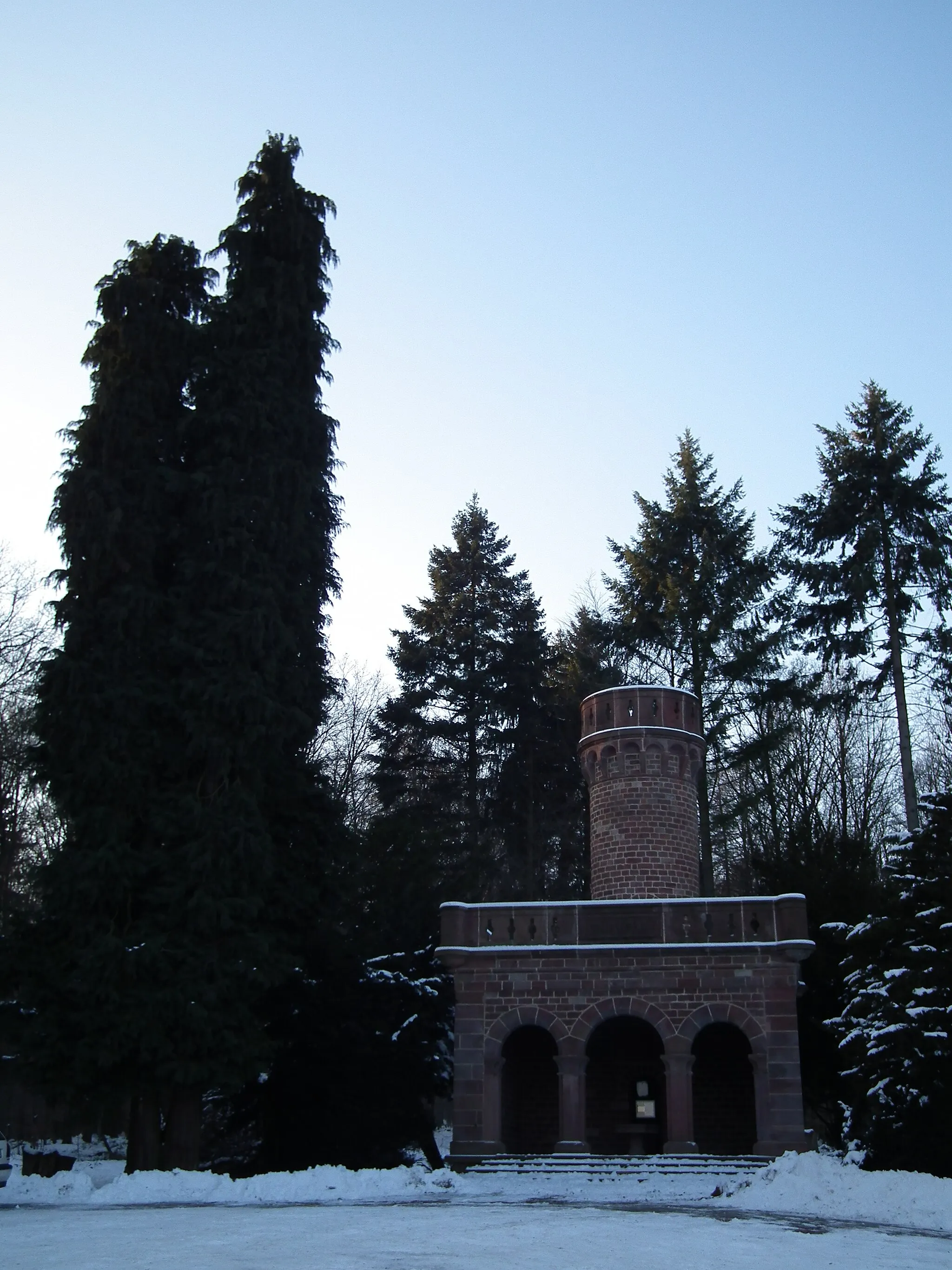 Photo showing: Aussichtsturm Posseltslust in der Nähe des Kohlhofs (Baden-Württemberg, Deutschland); im 19. Jahrhundert gestiftet vom Heidelberger Mediziner Christian Wilhelm Posselt