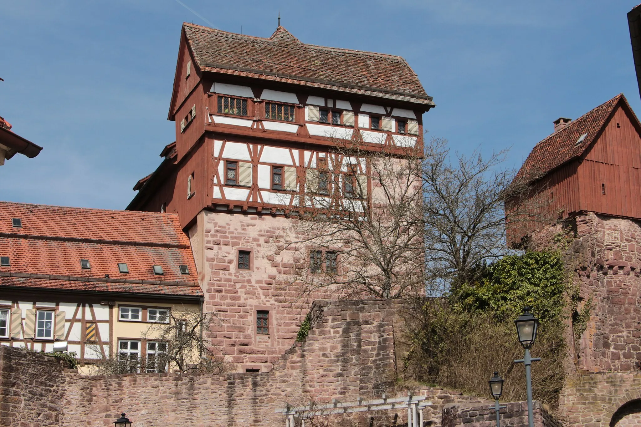 Photo showing: Anblick der Burganlage vom Süden