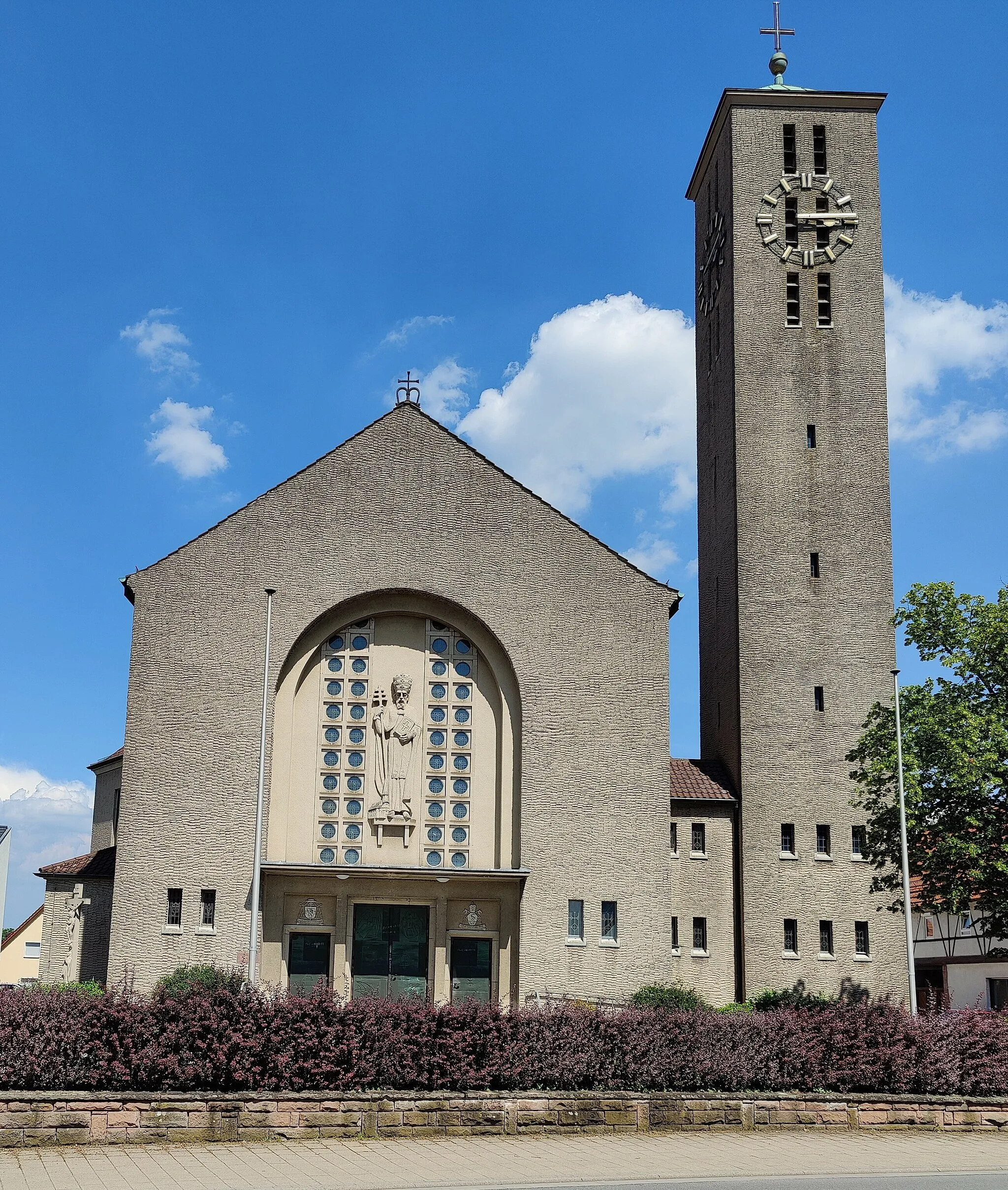 Photo showing: Katholische Pfarrkirche St. Leo der Große St. Leon-Rot, Rhein-Neckar-Kreis, Baden-Württemberg, Deutschland