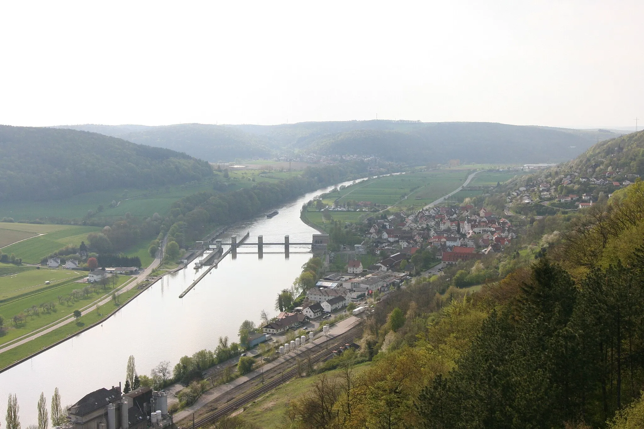 Photo showing: Neckarzimmern as seen from the donjon of Hornberg castle