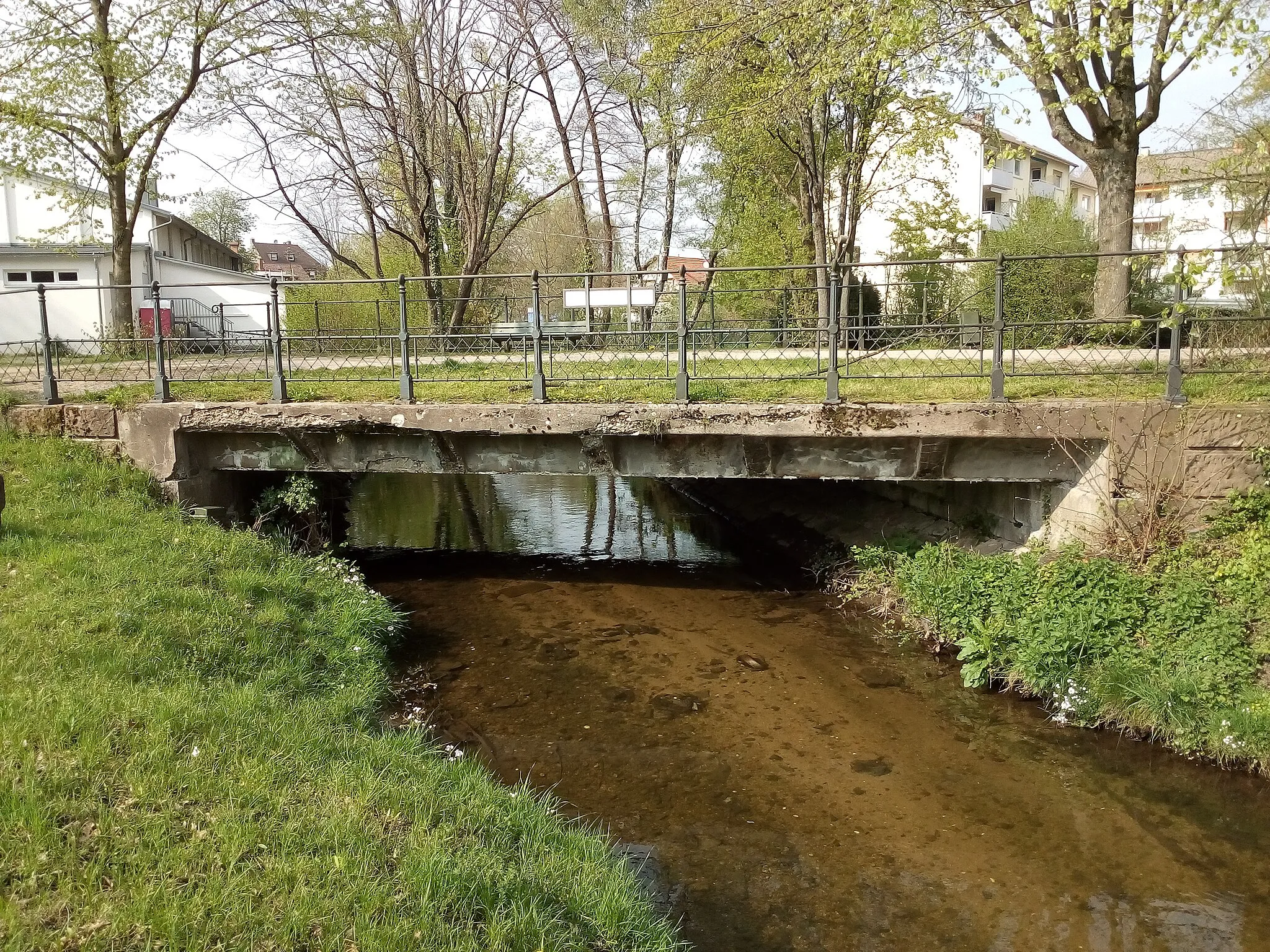 Photo showing: Brücke der früheren Bahnstrecke nach Baden-Baden über die Oos in Baden-Oos